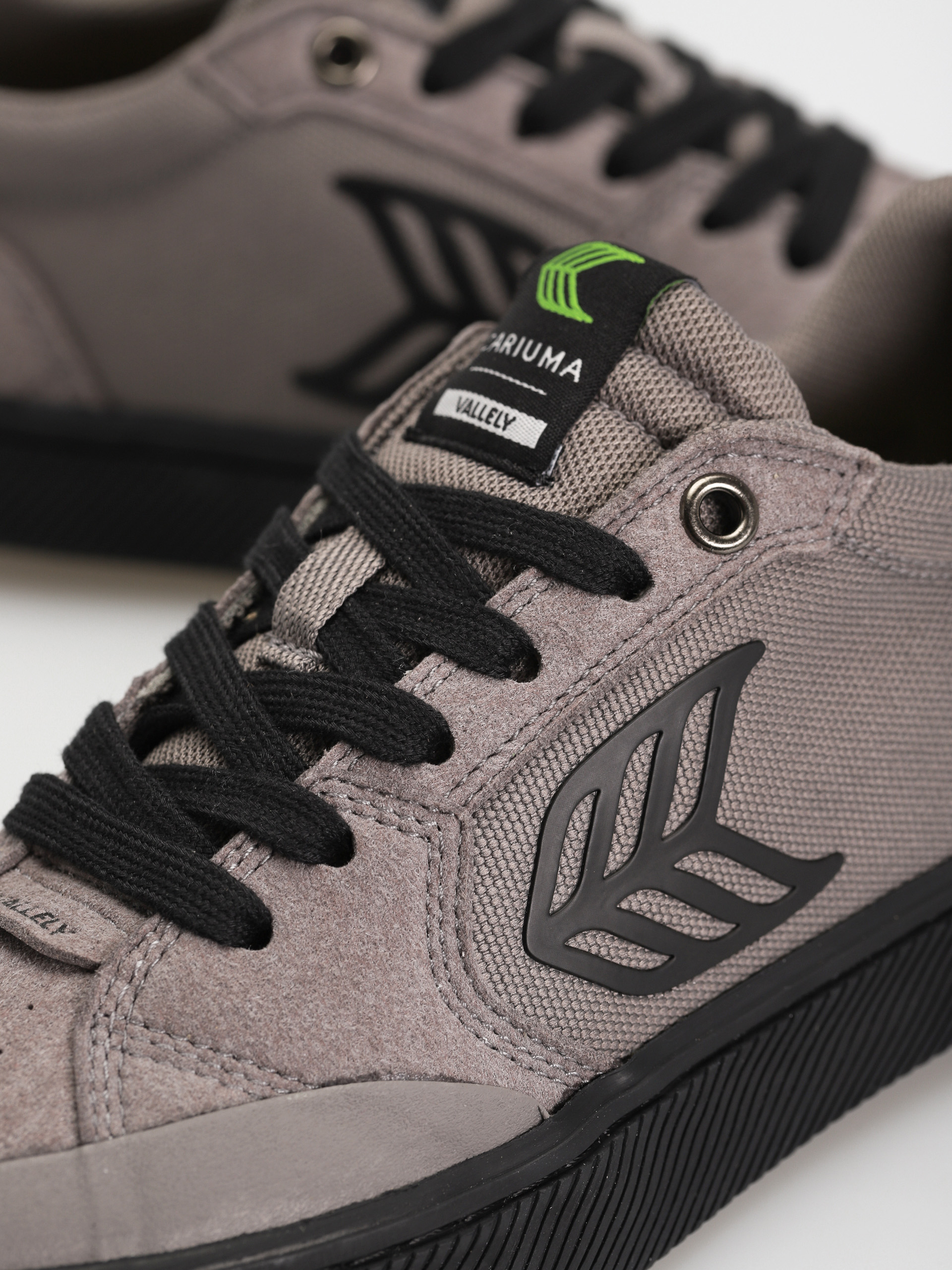 Pantofi Cariuma Vallely (grey/black)