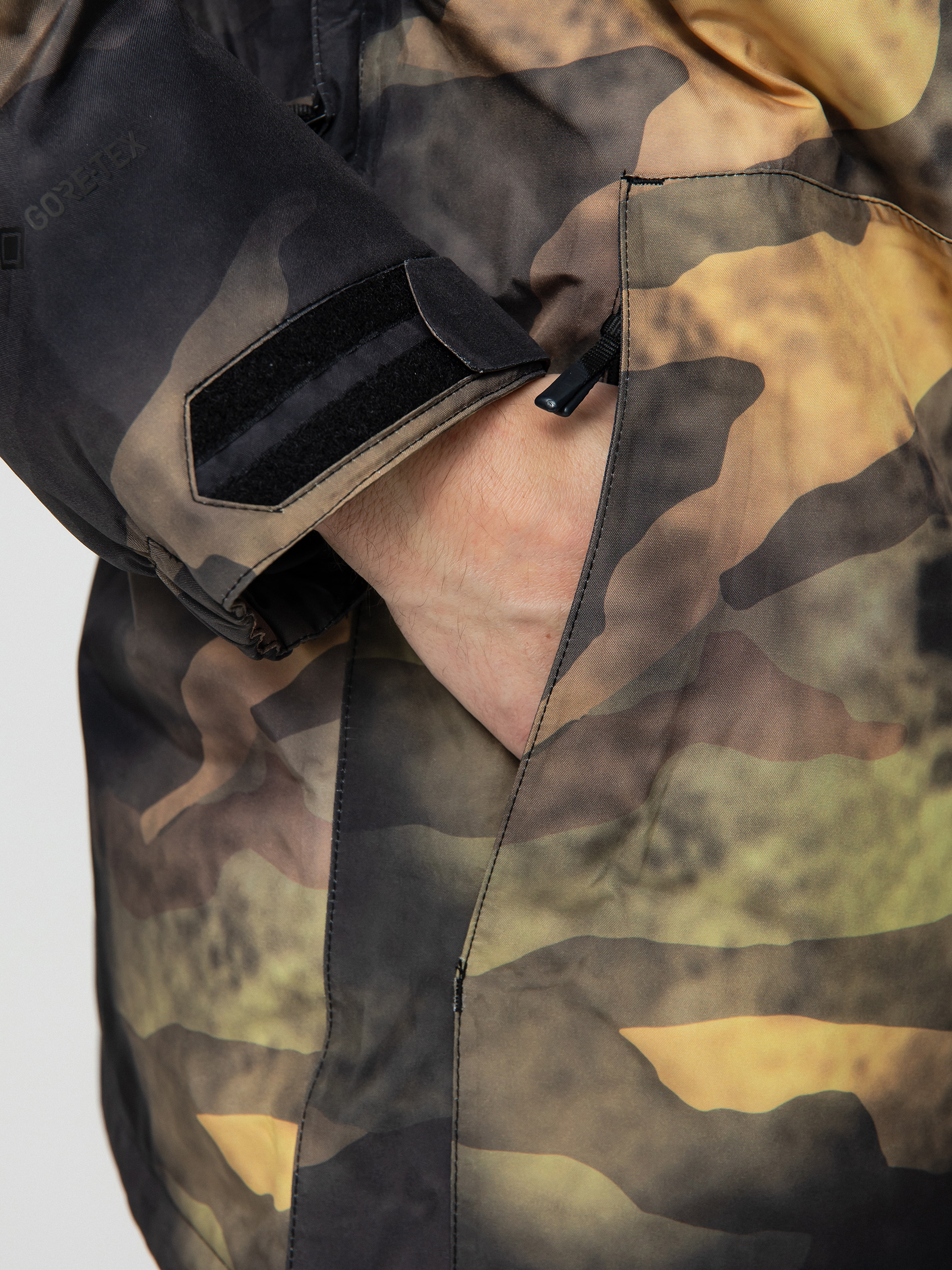Pentru bărbați Geacă de snowboard Volcom L Ins Gore Tex (camouflage)