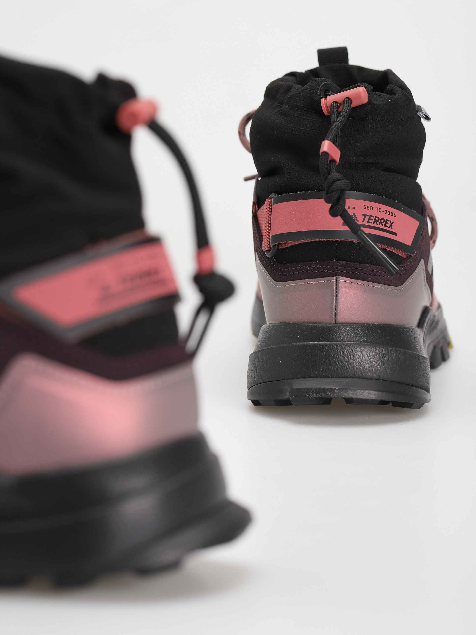 Pantofi adidas Originals Terrex Hikster Mid Cold Rdy Wmn (shamar/cblack/wonoxi)