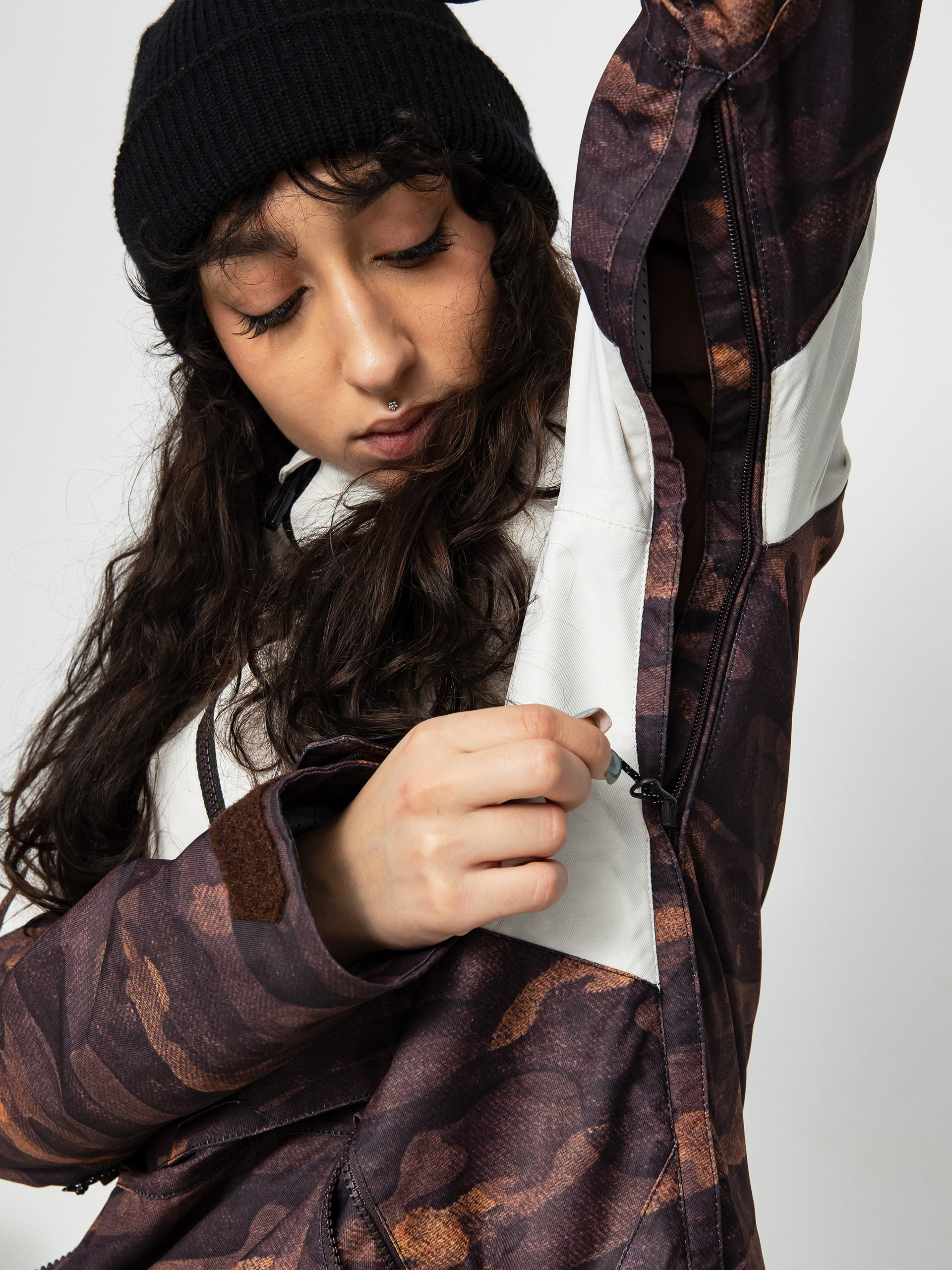 Pentru femei Geacă de snowboard Volcom Mirror Pullover (dusk camo)