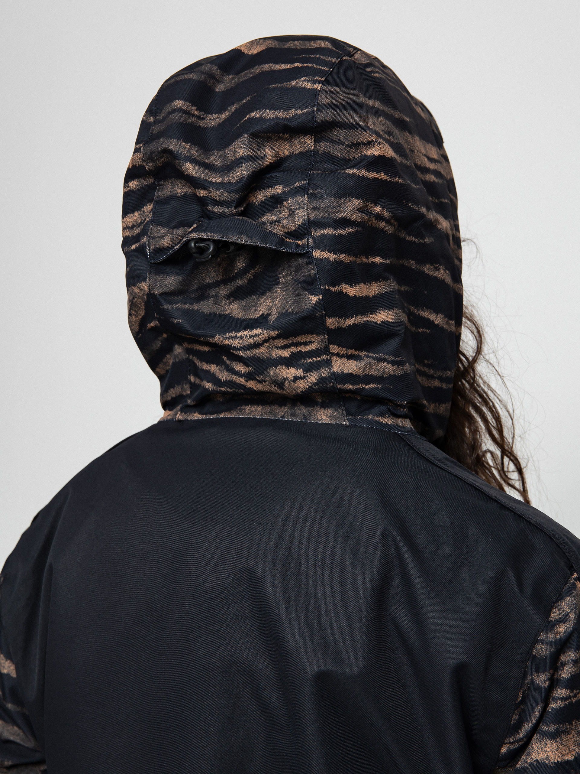 Pentru femei Geacă de snowboard Volcom Mirror Pullover (tiger print)