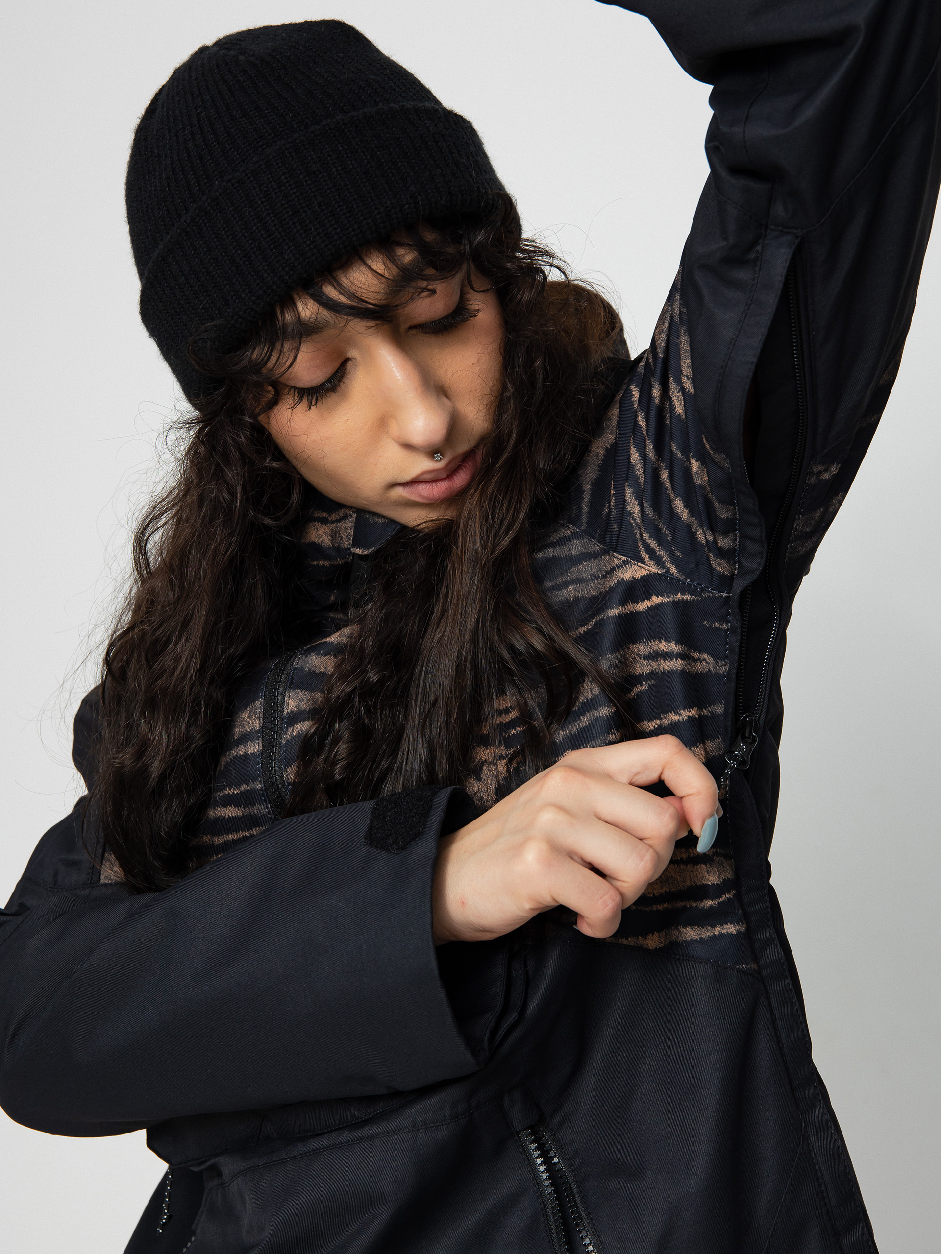 Pentru femei Geacă de snowboard Volcom Mirror Pullover (tiger print)