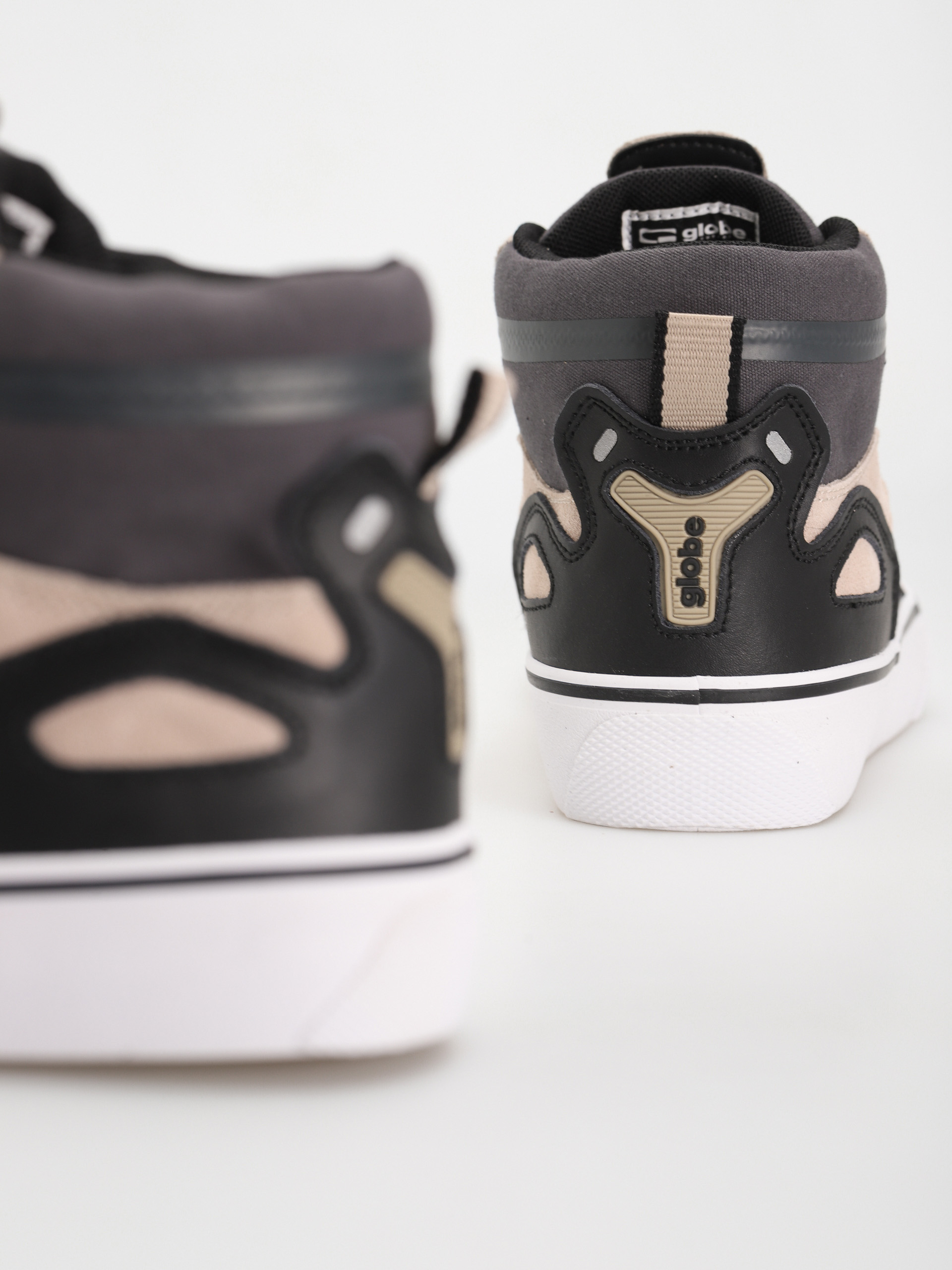 Pantofi Globe Dimension (khaki/black)