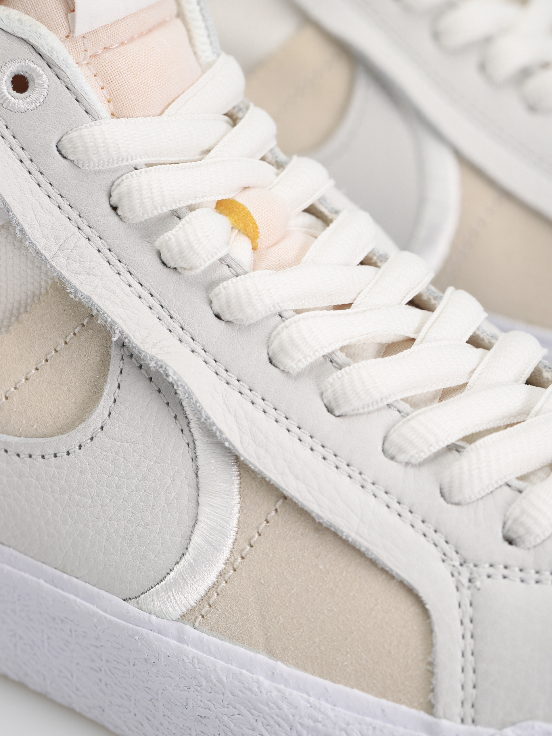 Pantofi Nike SB Zoom Blazer Mid Prm (summit white/summit white)