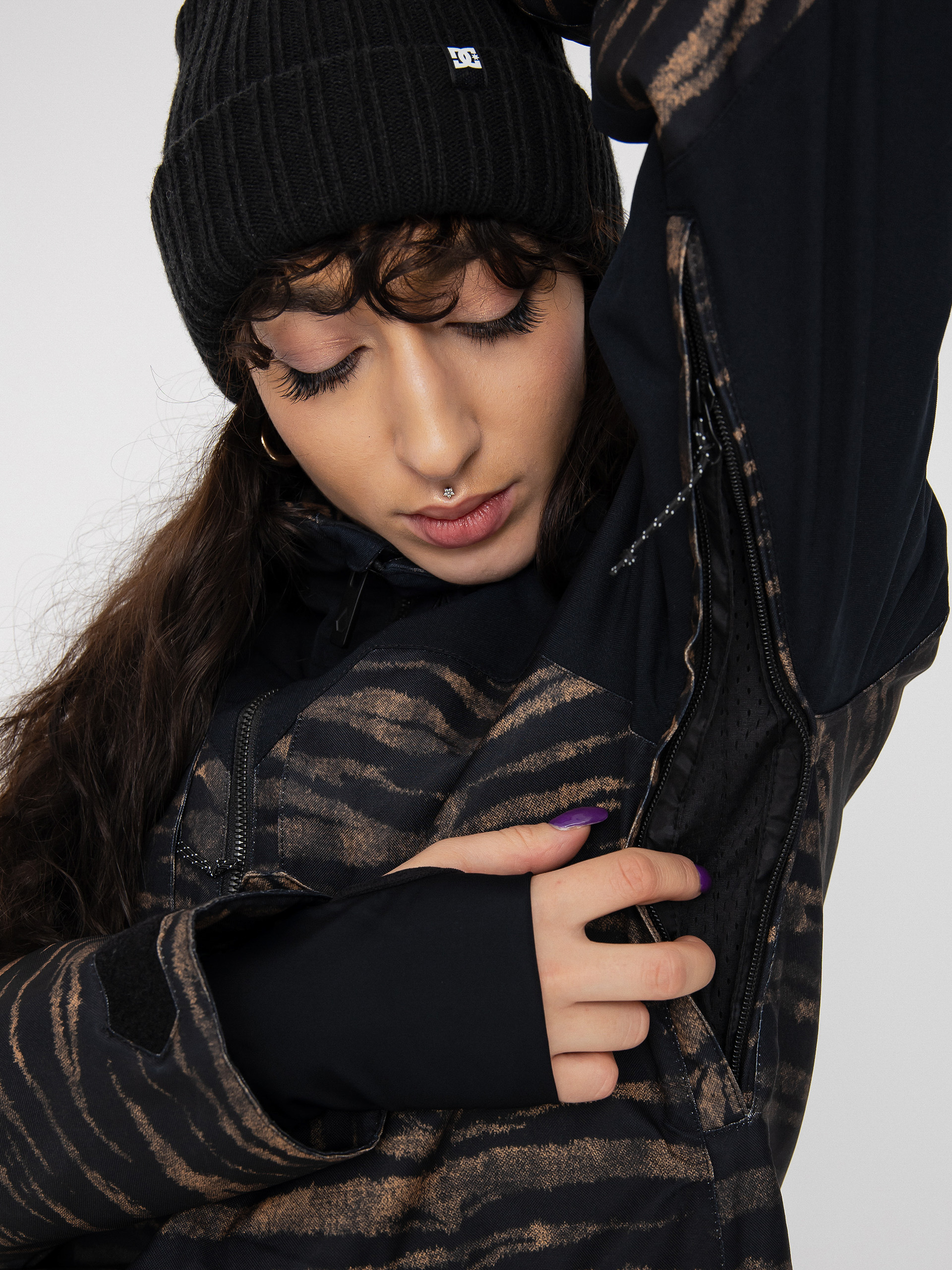 Pentru femei Geacă de snowboard Volcom Shelter 3D Stretch (tiger print)