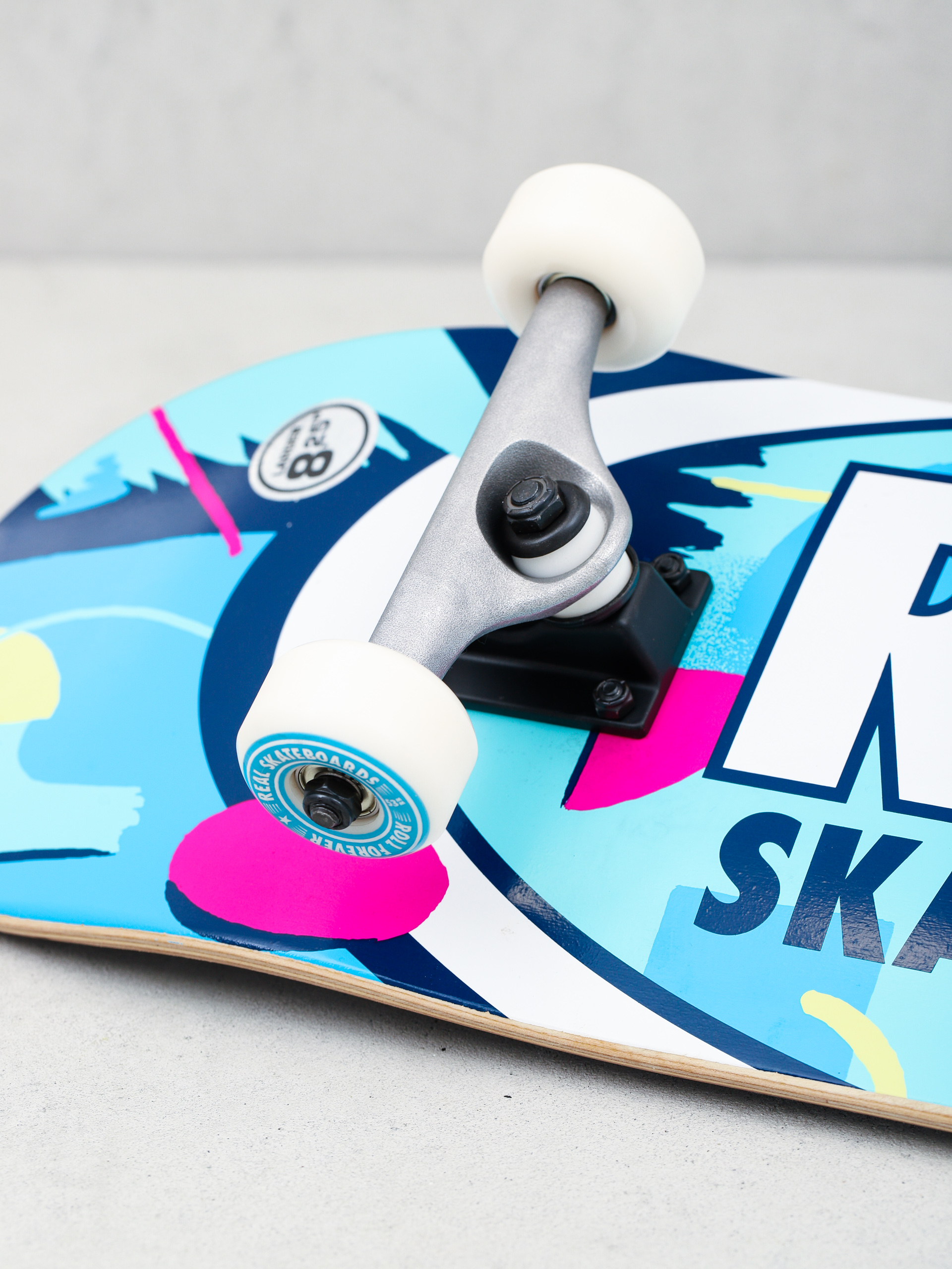 Skateboard Real Outrun Oval (blue/multi)