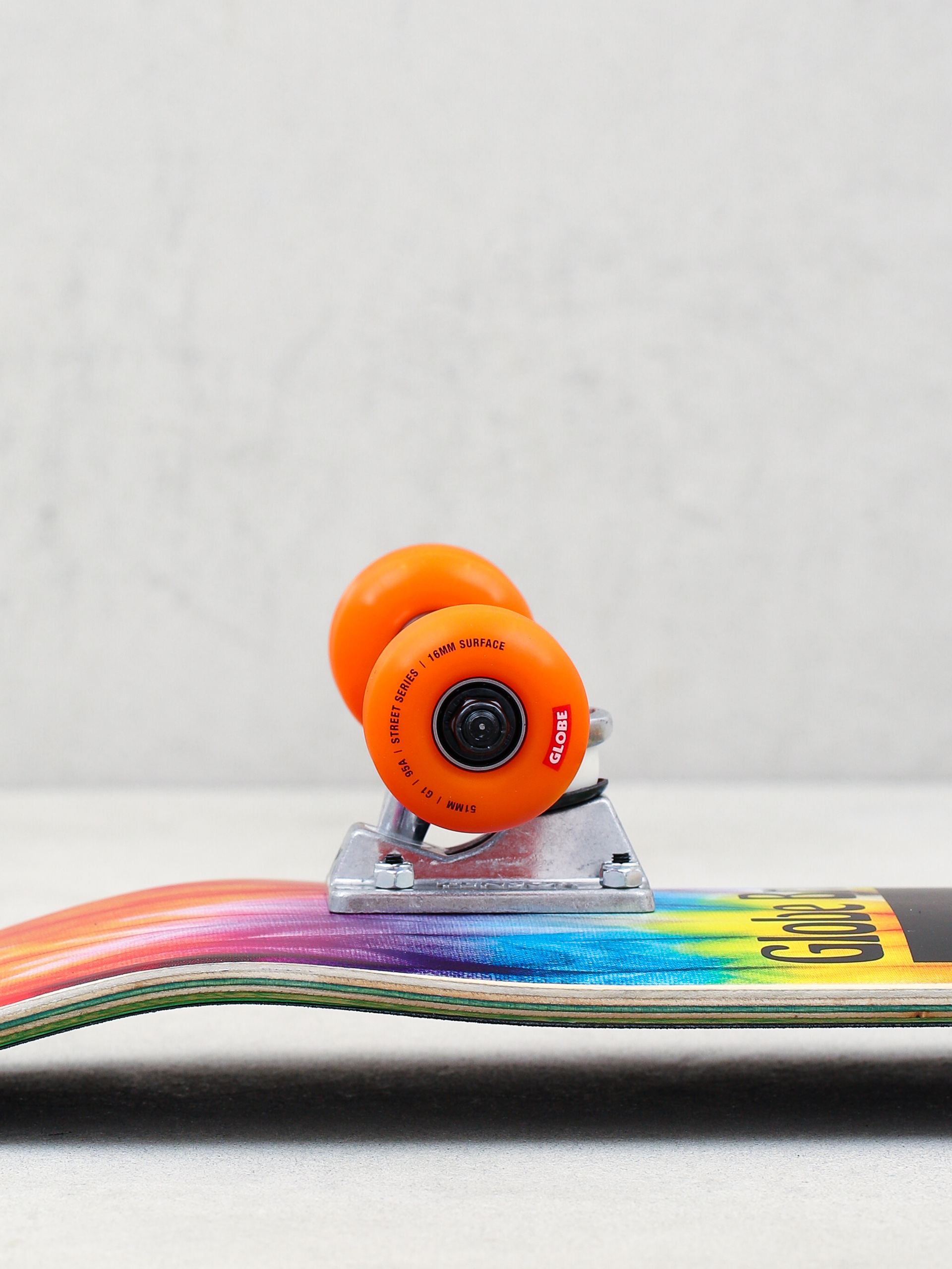 Skateboard Globe Peace Man Mid (spiral dye/black)