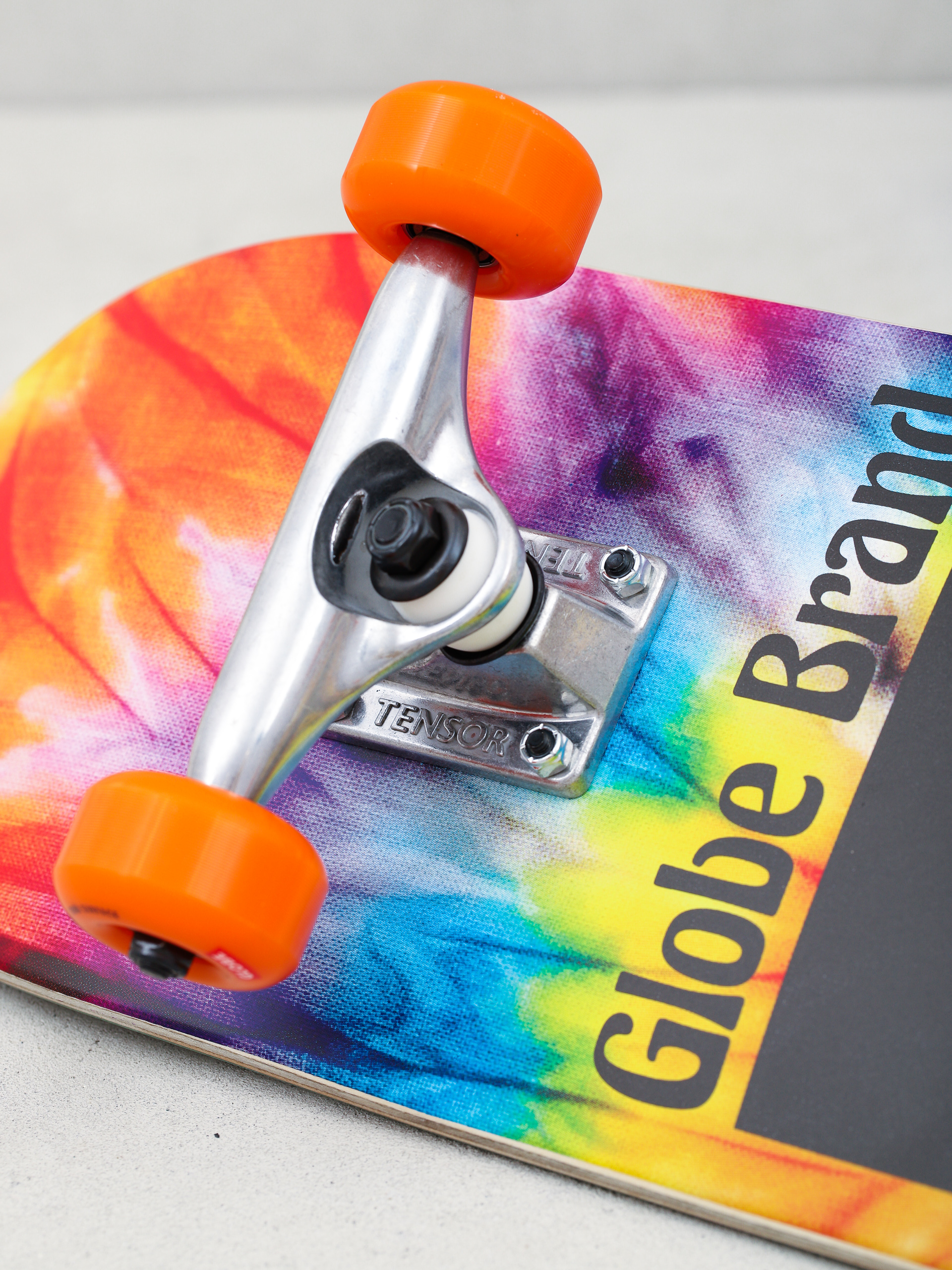 Skateboard Globe Peace Man Mid (spiral dye/black)