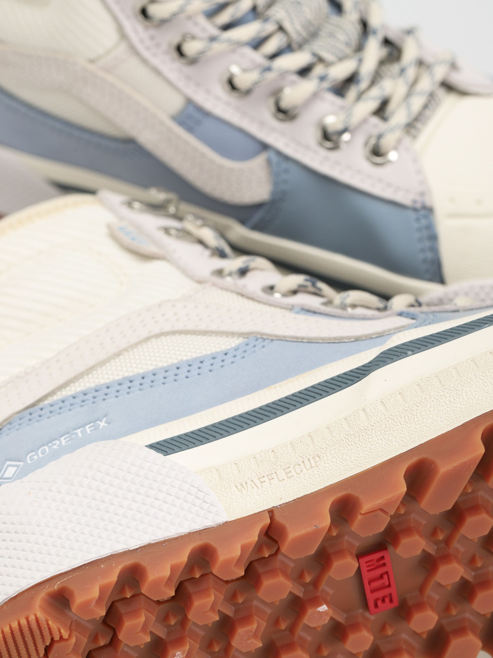 Pantofi Vans Sk8 Hi Gore Tex MTE 3 (trekker marshmallow)