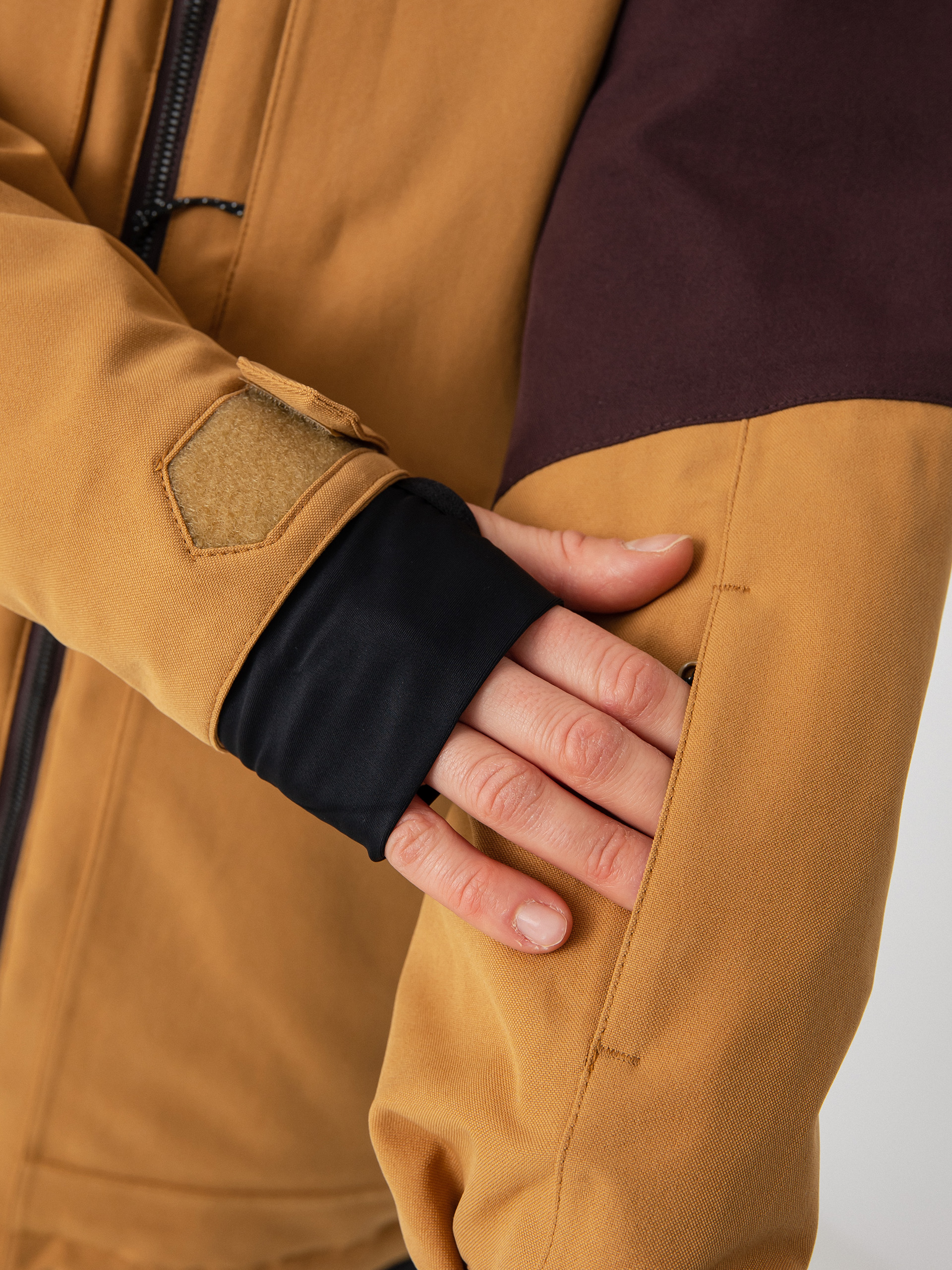 Pentru femei Geacă de snowboard Volcom Shelter 3D Stretch (caramel)