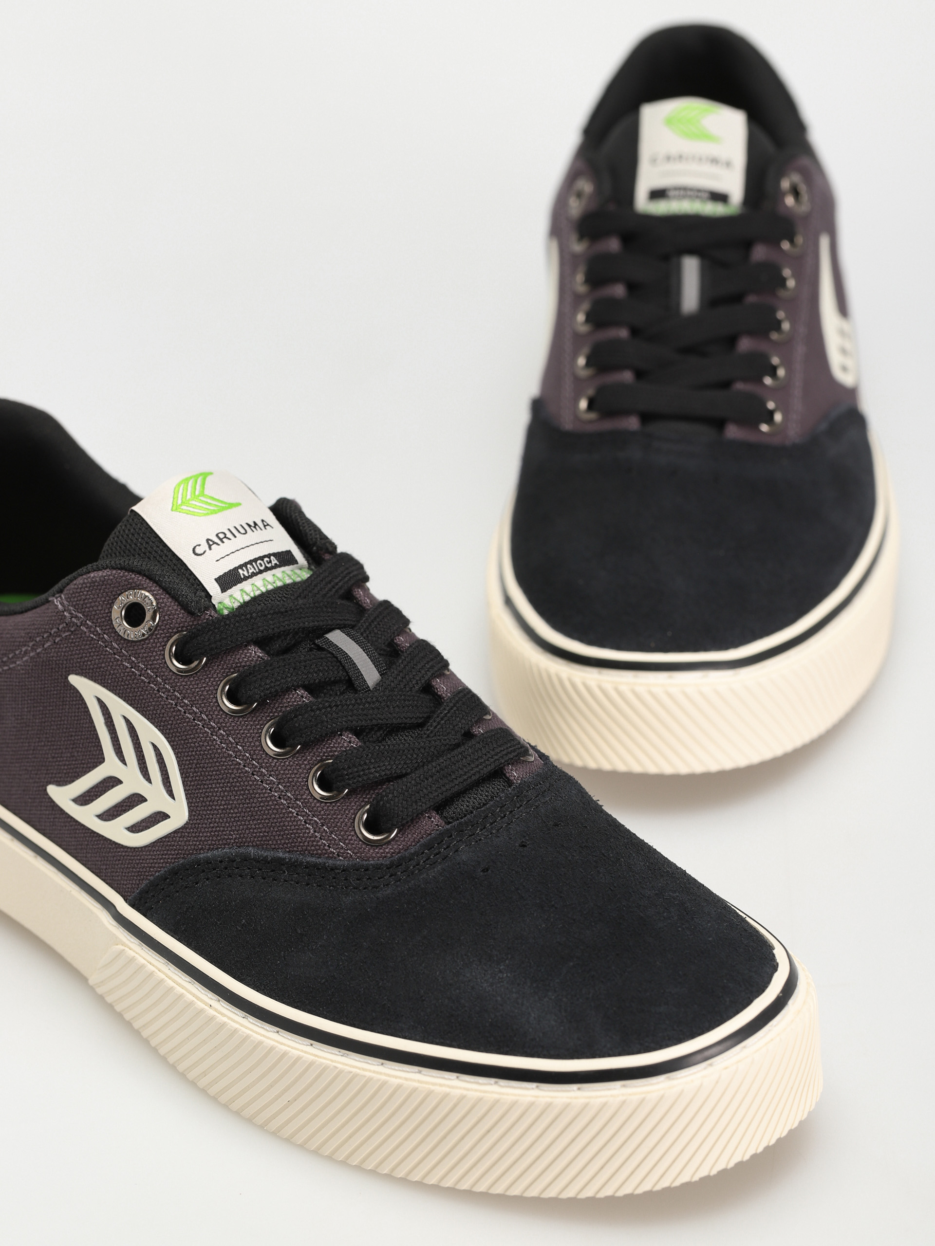 Pantofi Cariuma Naioca (off black/ivory)