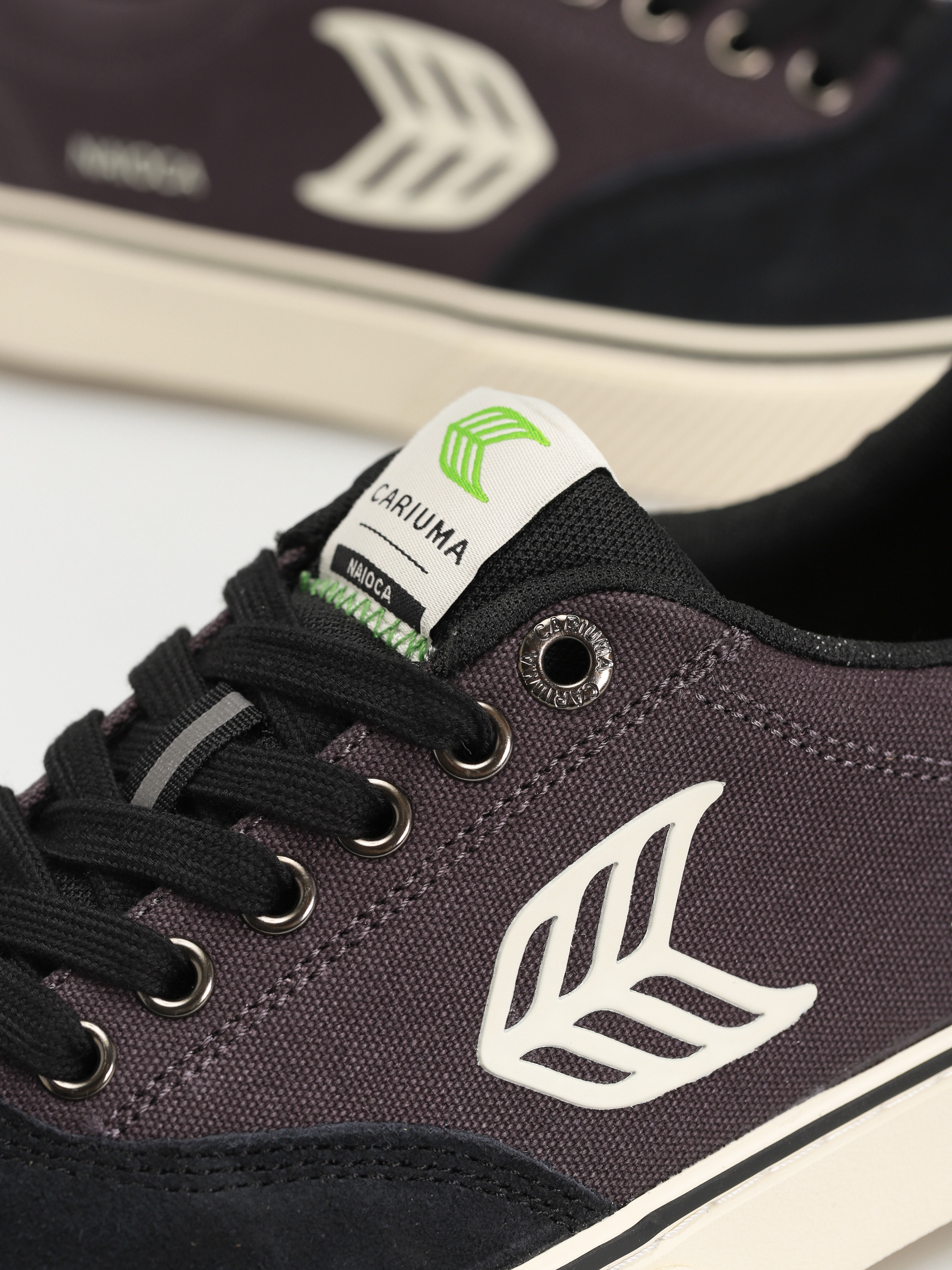 Pantofi Cariuma Naioca (off black/ivory)