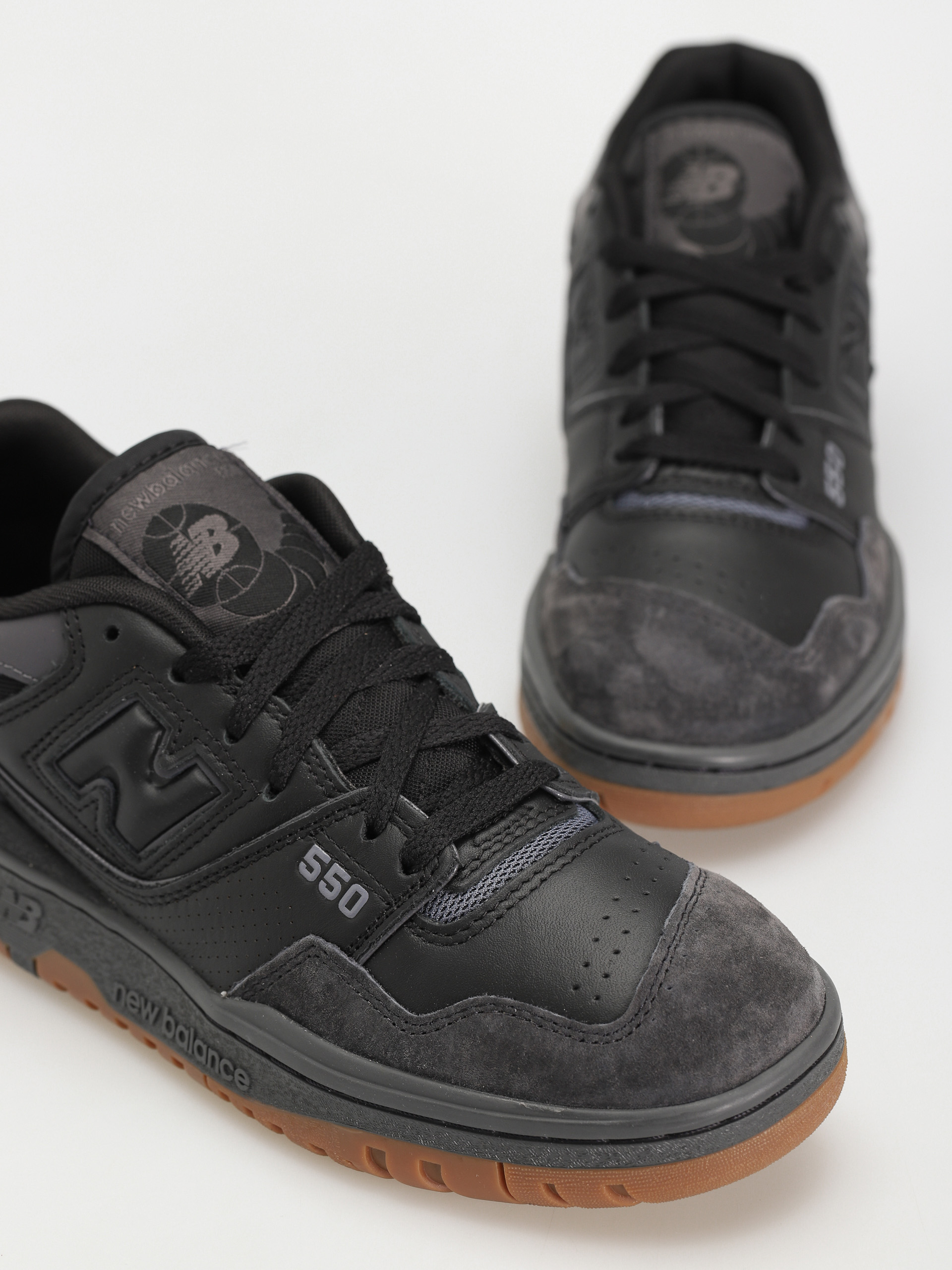 Pantofi New Balance 550 (black/gum/white)