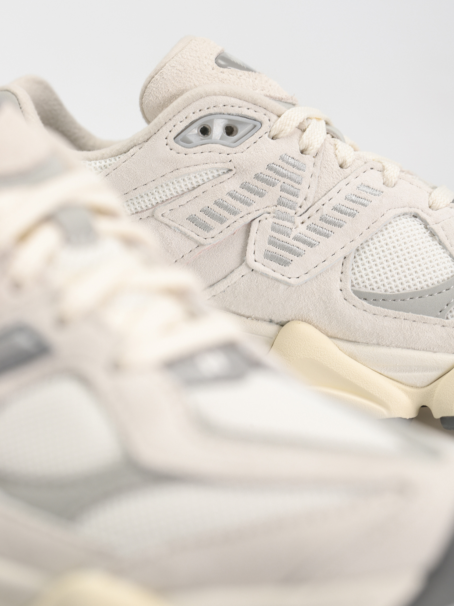 Pantofi New Balance 9060 (sea salt)