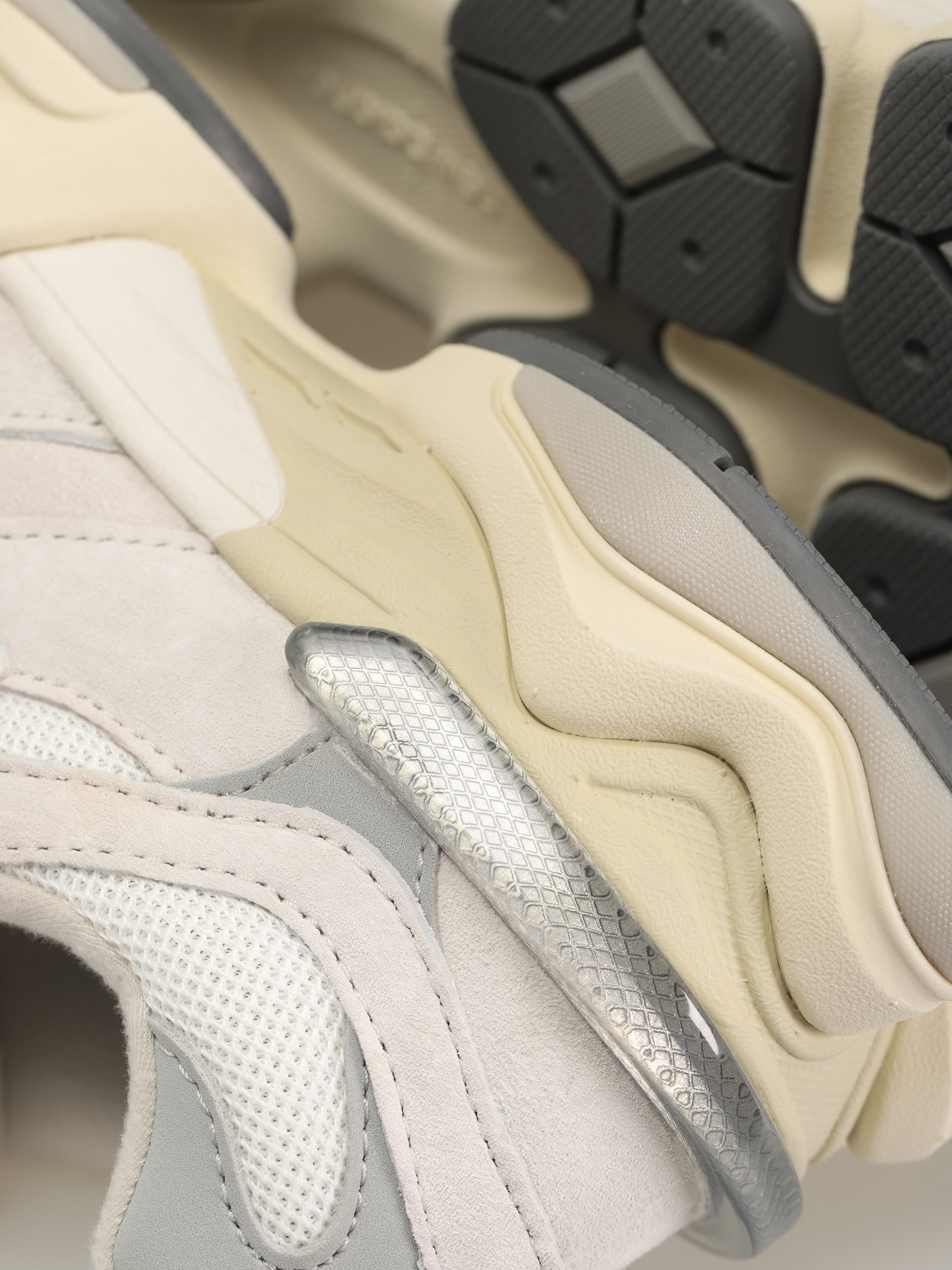 Pantofi New Balance 9060 (sea salt)