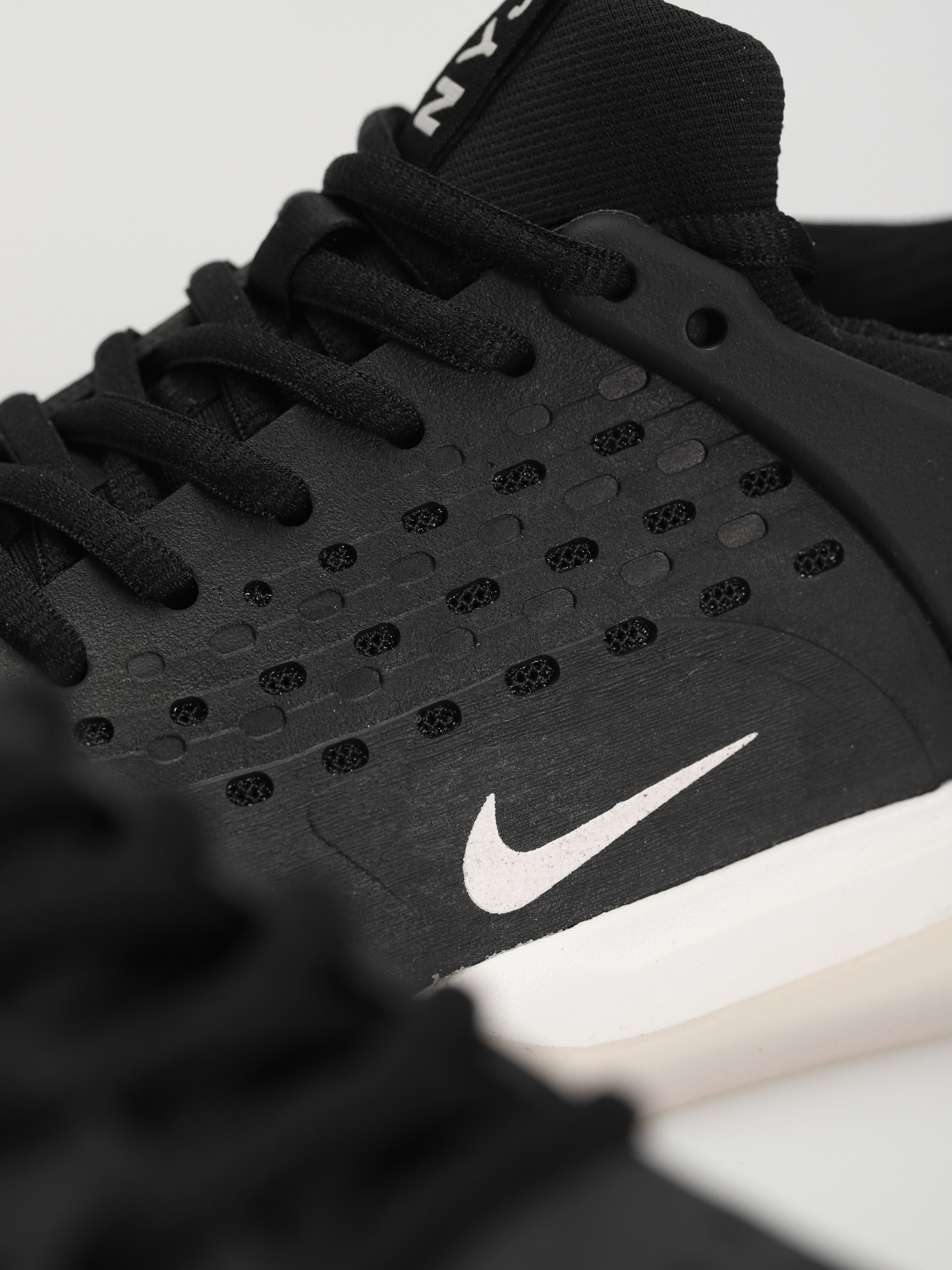 Pantofi Nike SB Nyjah 3 (black/white black summit white)