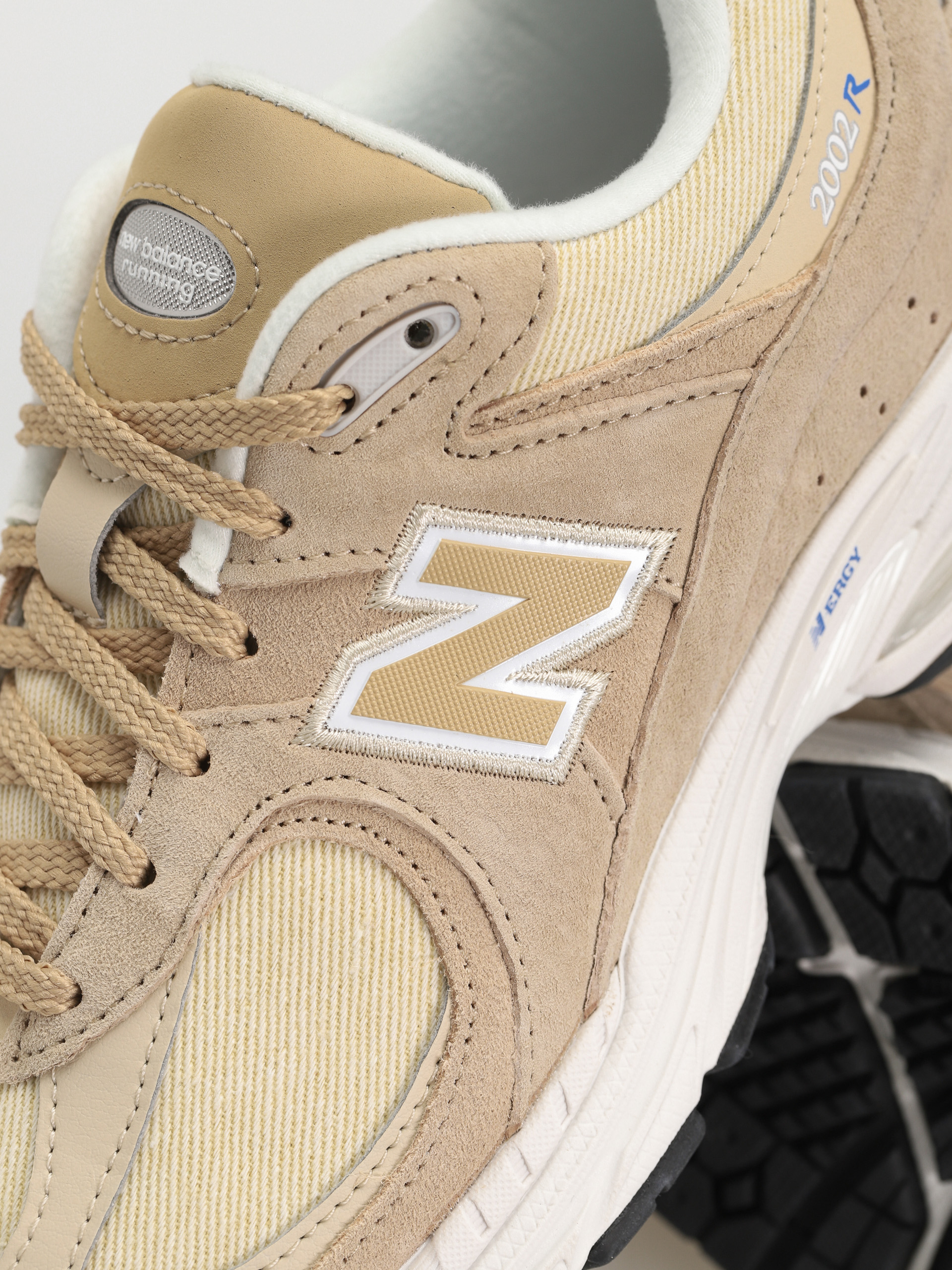 Pantofi New Balance 2002R (beige)