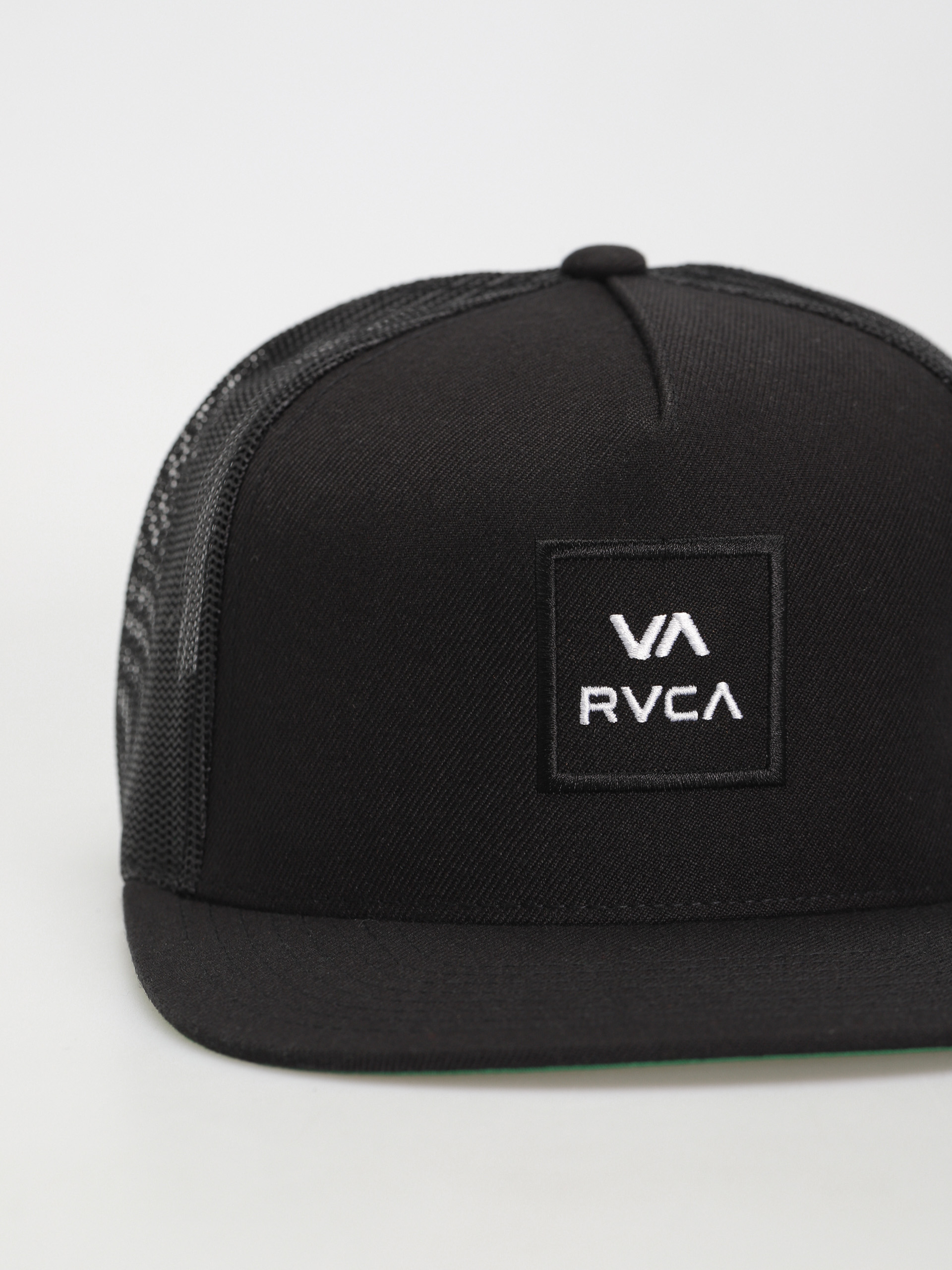 Șapcă RVCA Va All The Way Trucker (black/white)