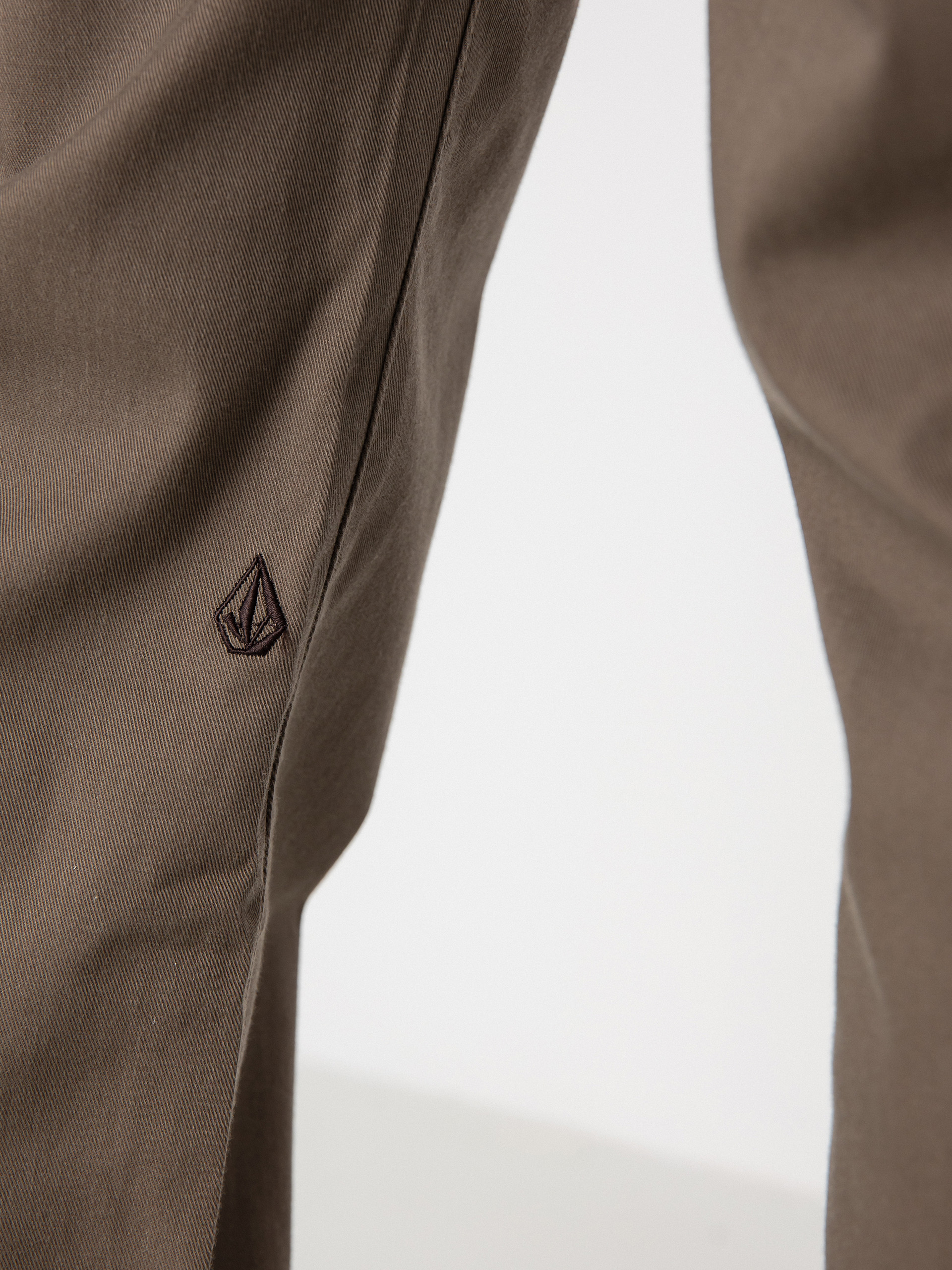 Pantaloni Volcom Frickin Modern Stret (mushroom)