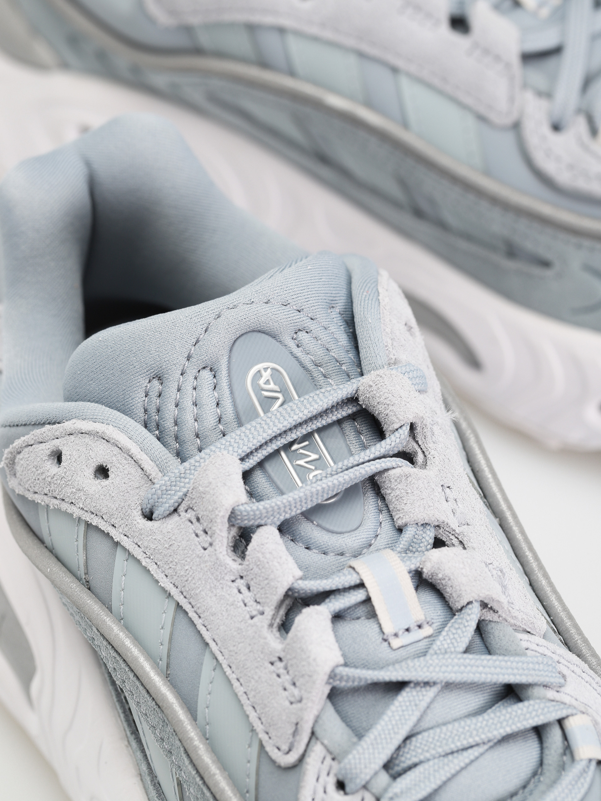 Pantofi adidas Originals Oznova (lgtgre/lgtgre/dshgry)