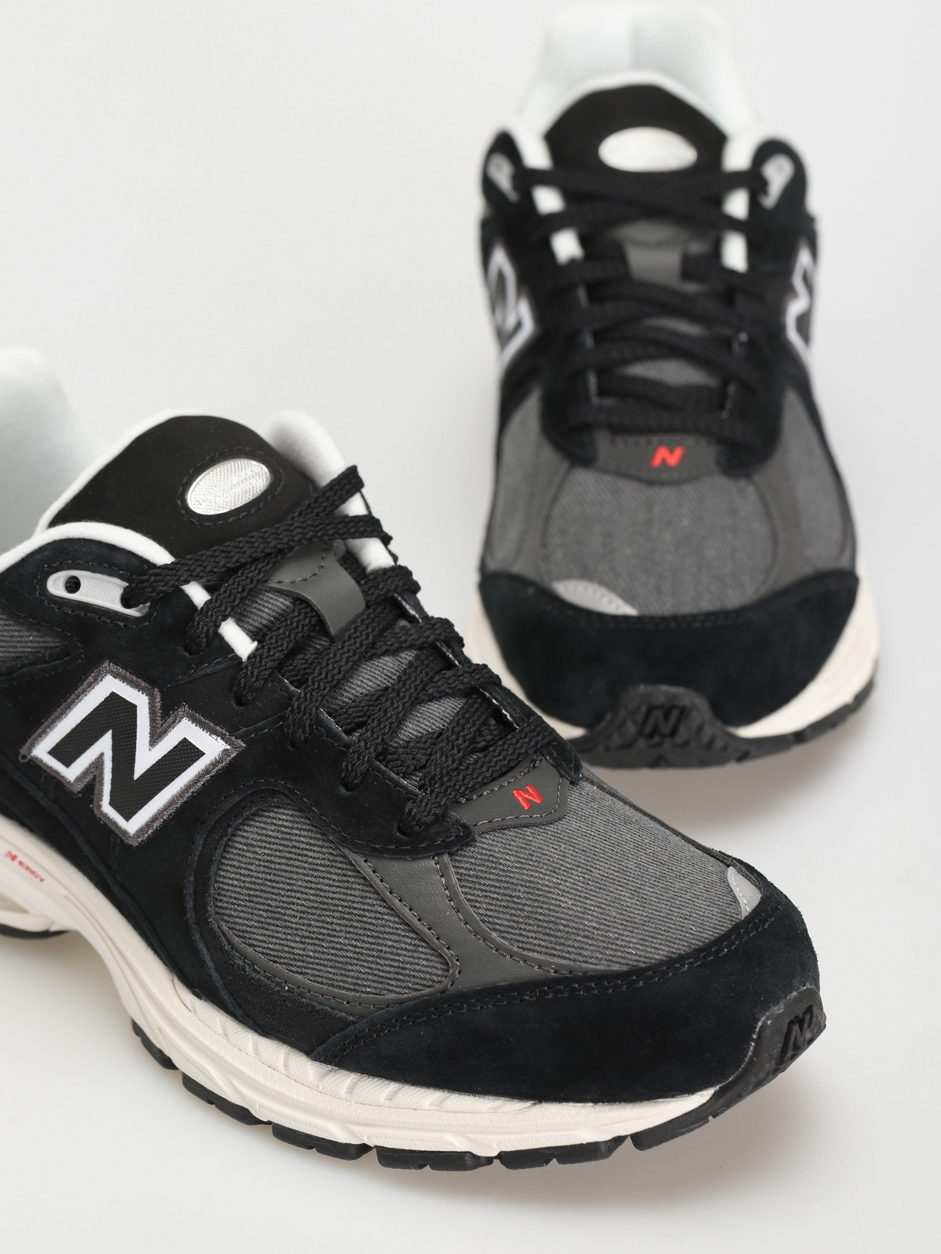 Pantofi New Balance 2002R (black)