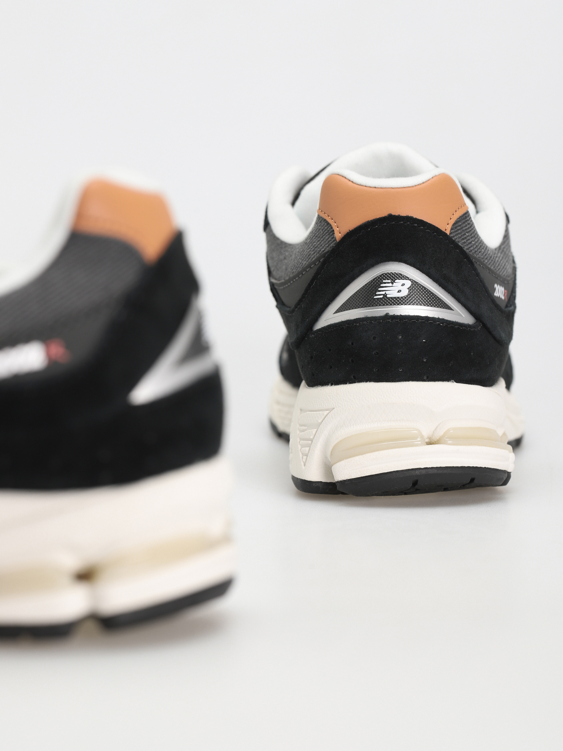 Pantofi New Balance 2002R (black)