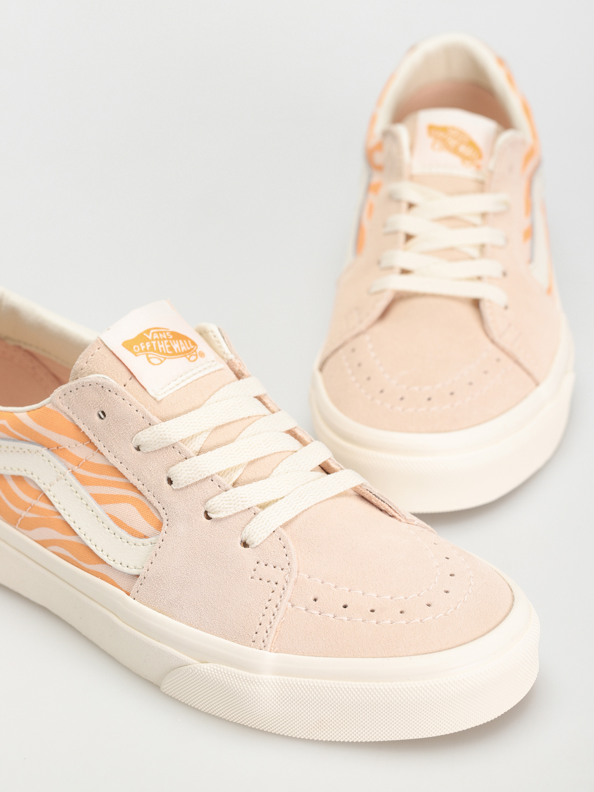 Pantofi Vans Sk8 Low Wmn (tonal stripes peach dust)