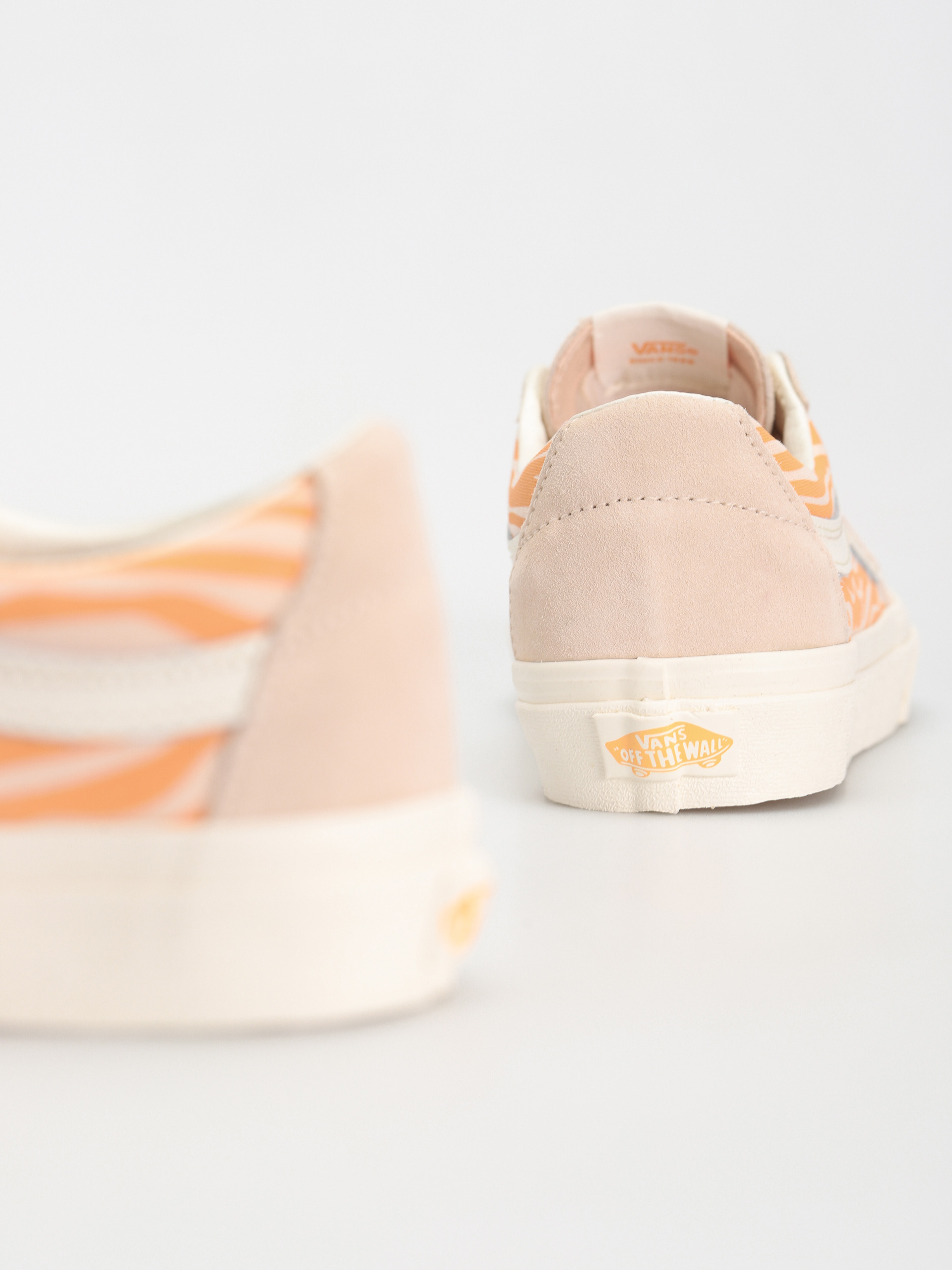 Pantofi Vans Sk8 Low Wmn (tonal stripes peach dust)