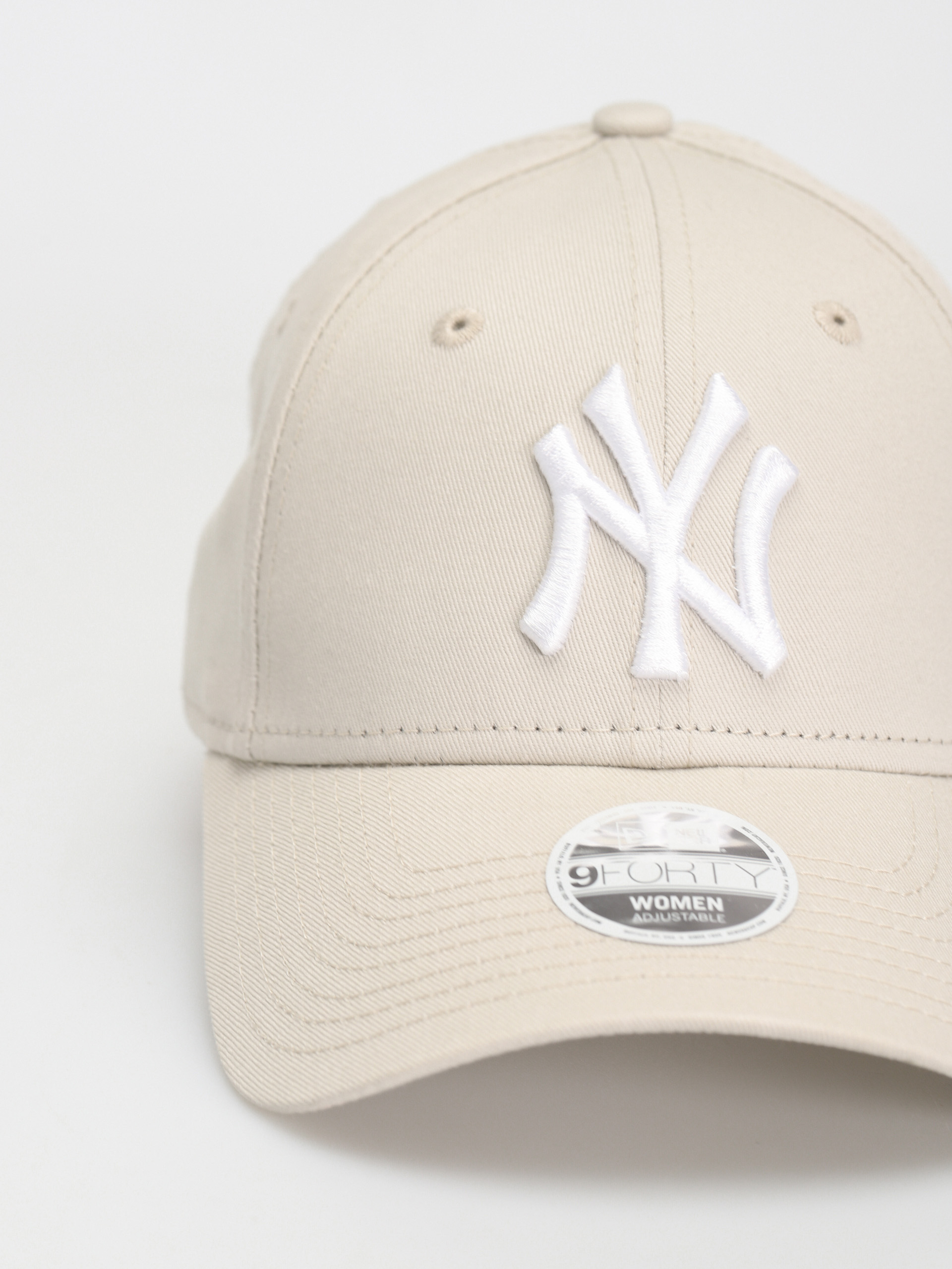 Șapcă New Era League Essential 9Forty New York Yankees Wmn (stone/white)