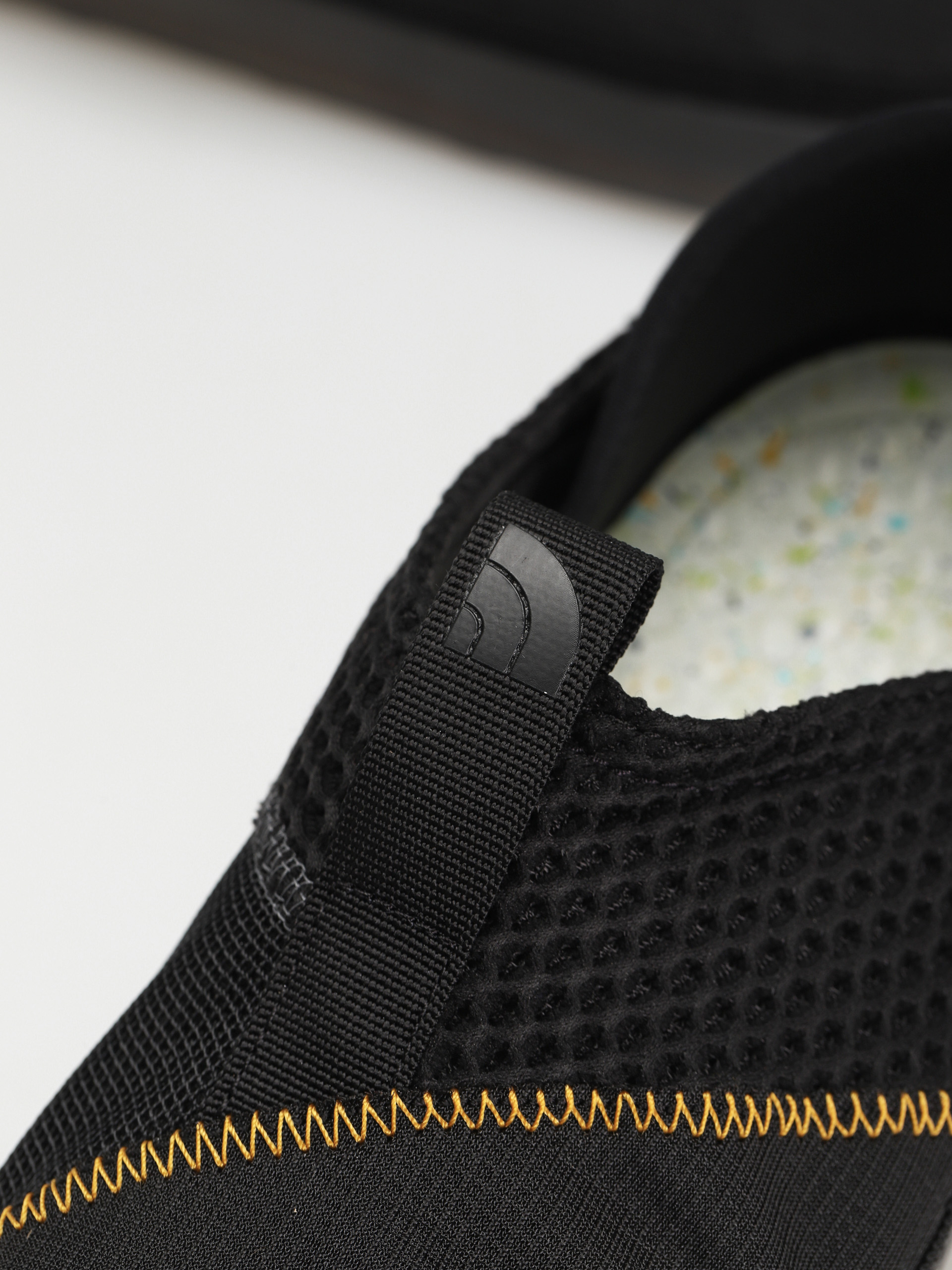 Pantofi The North Face Base Camp Mule (tnf black/tnf black)