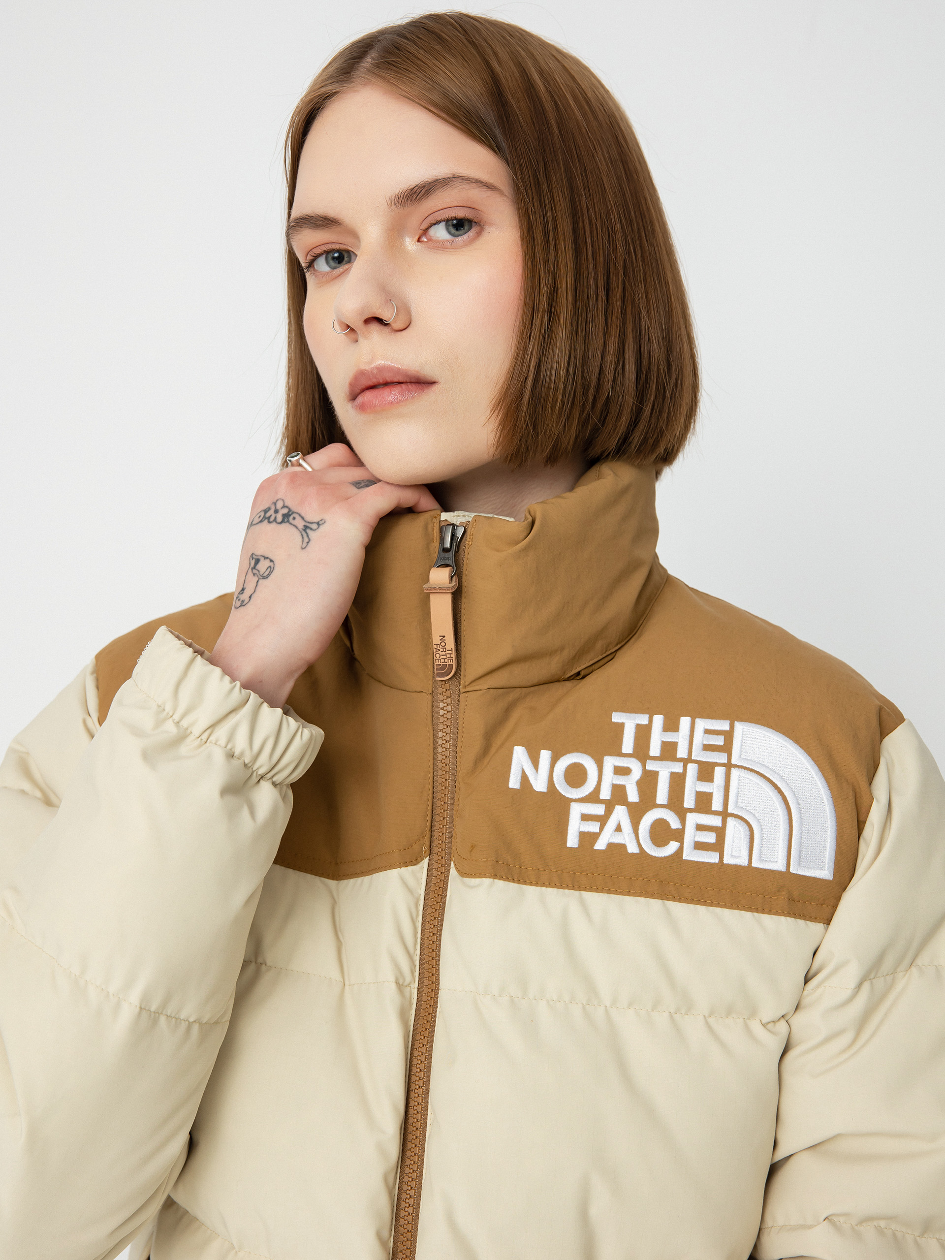 Geacă The North Face 92 Low-Fi Hi-Tek Nuptse Wmn (gravel/utility brown)