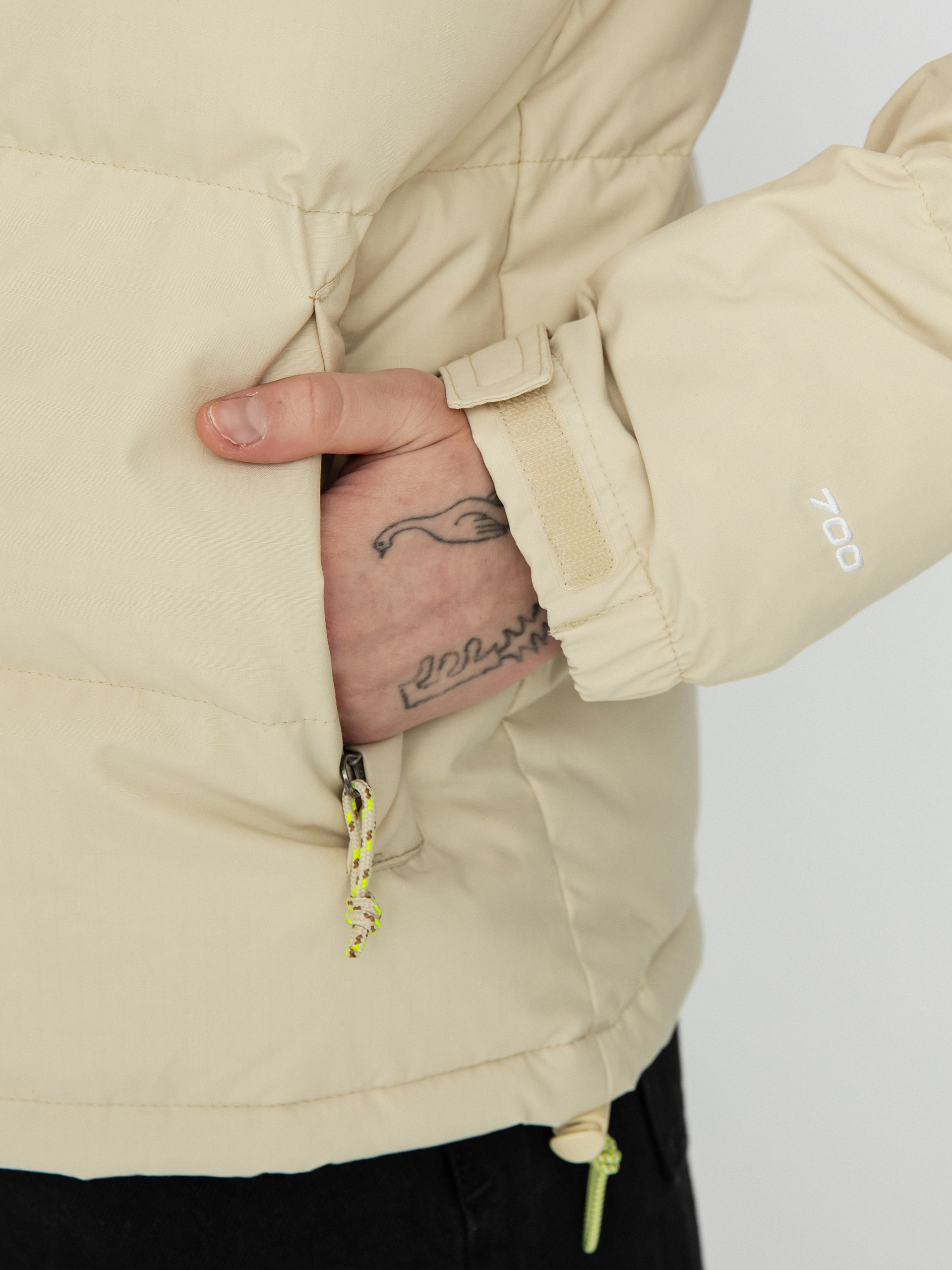 Geacă The North Face 92 Low-Fi Hi-Tek Nuptse Wmn (gravel/utility brown)