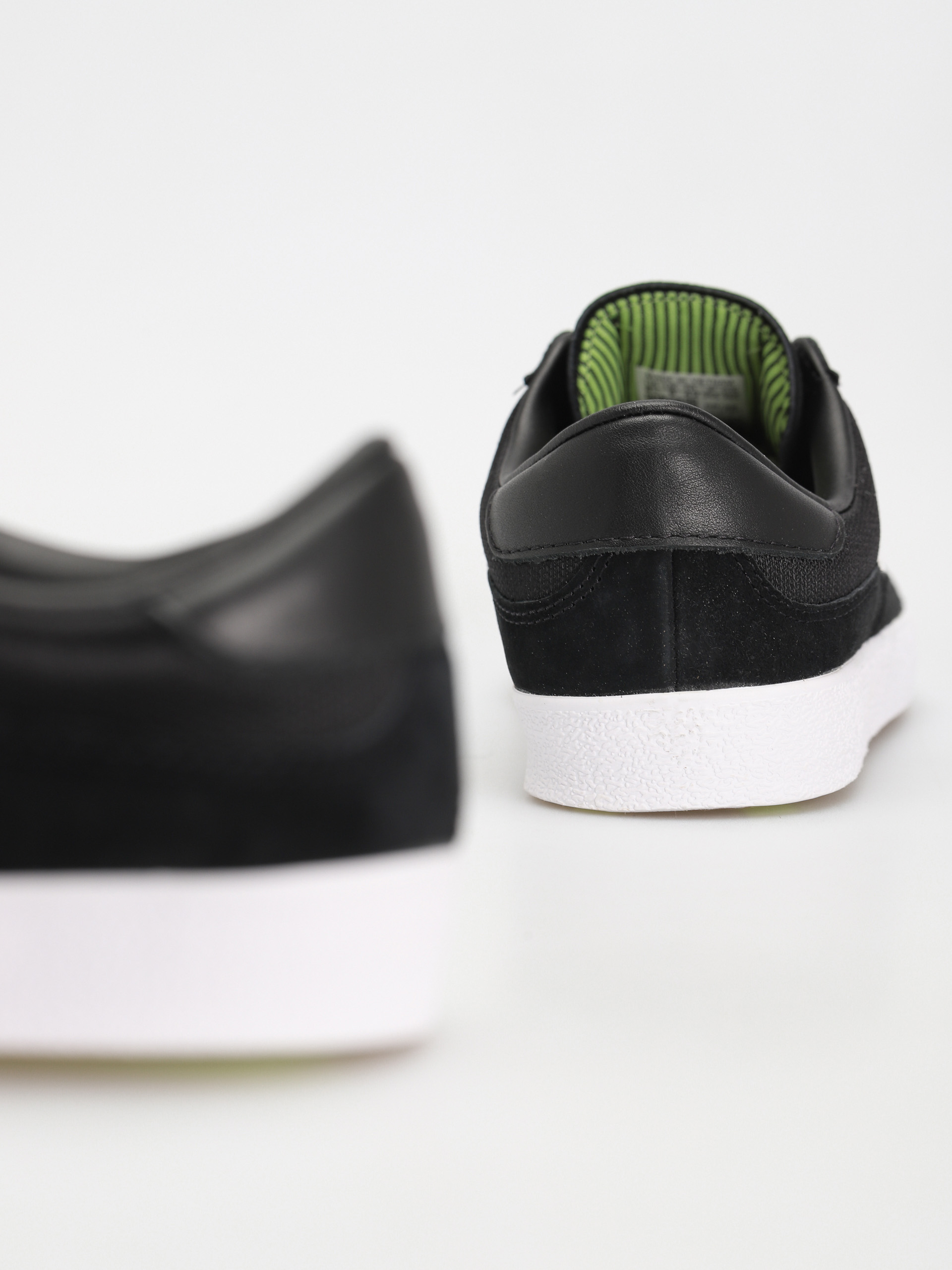 Pantofi adidas Puig Indoor (cblack/ftwwht/pullim)