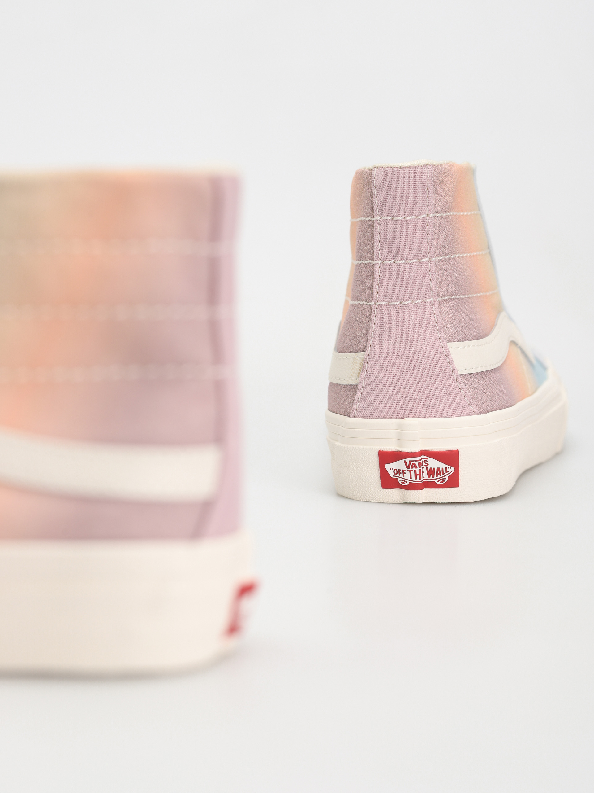 Pantofi Vans Sk8 Hi 38 Decon VR3 Sf Wmn (ombre plein air)
