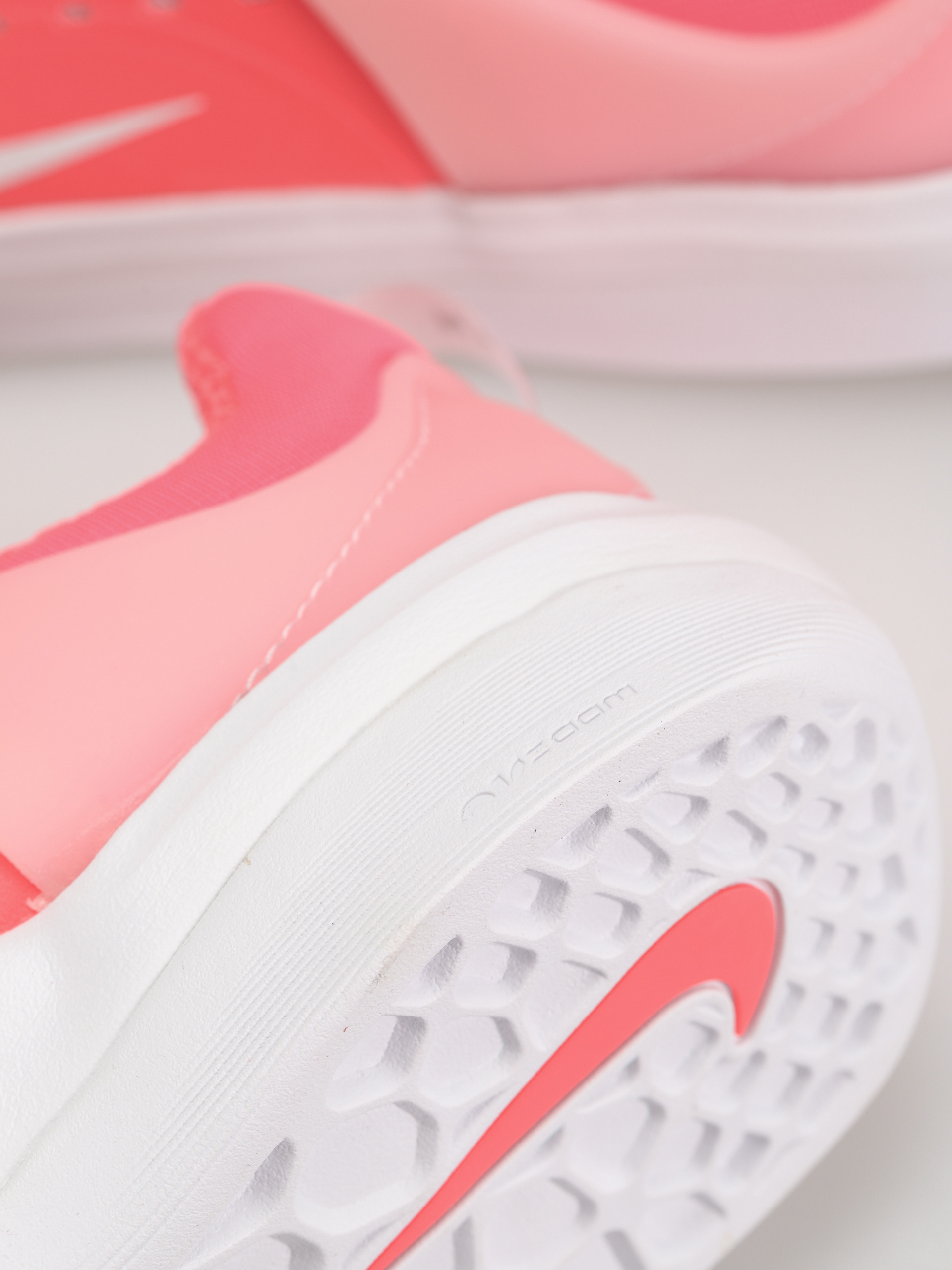 Pantofi Nike SB Zoom Nyjah 3 (hot punch/white hot punch hot punch)