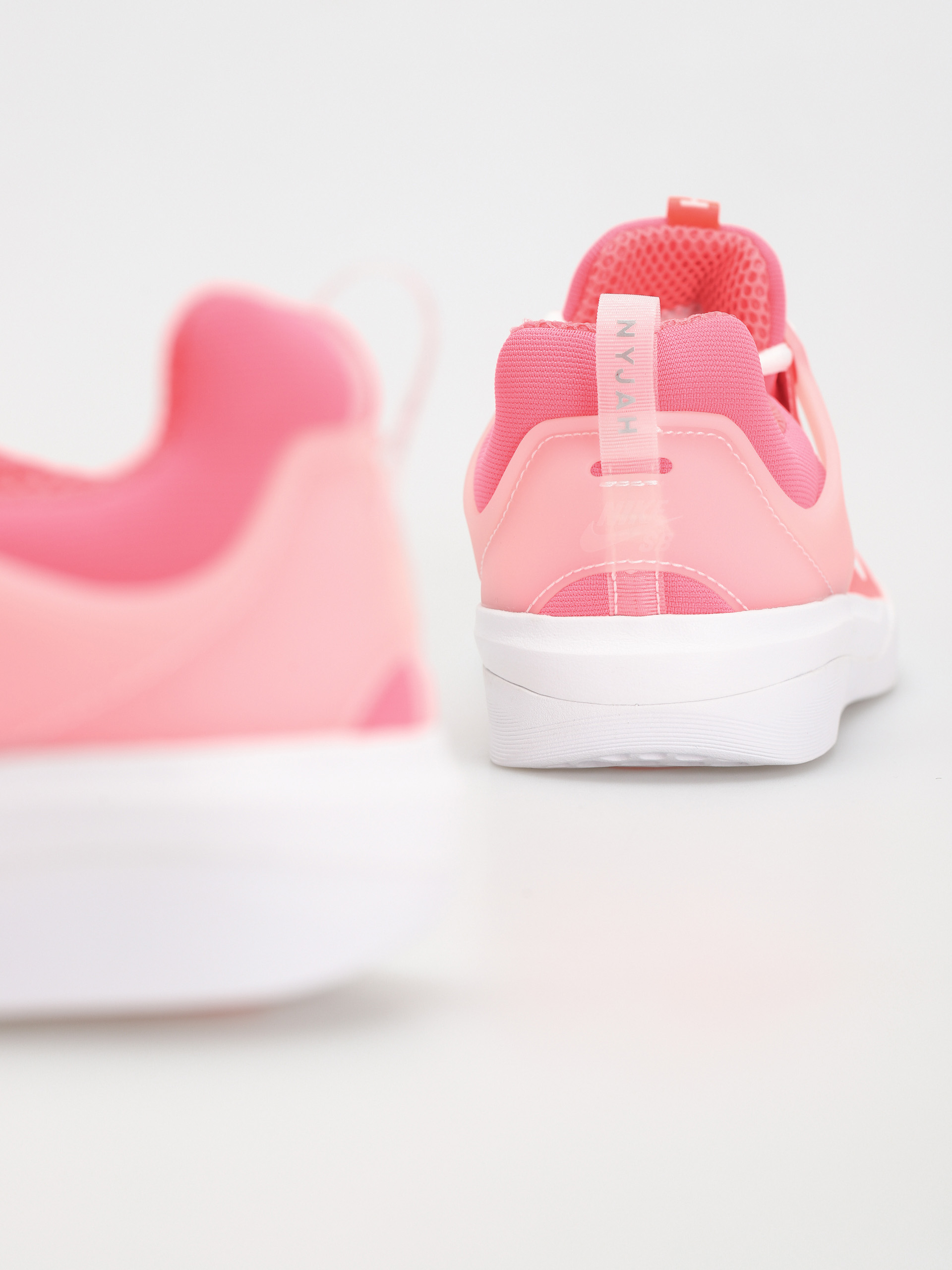 Pantofi Nike SB Zoom Nyjah 3 (hot punch/white hot punch hot punch)