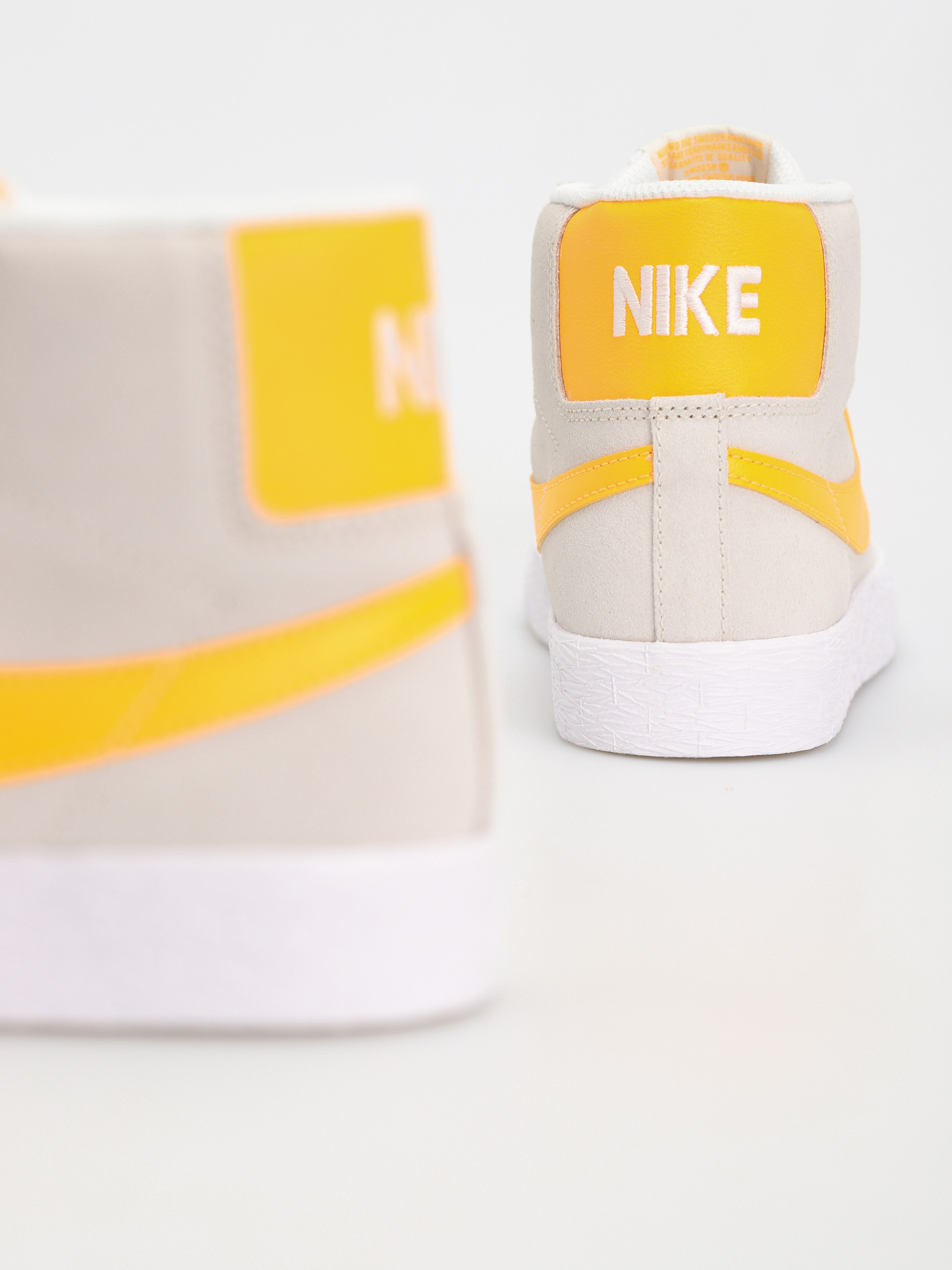 Pantofi Nike SB Zoom Blazer Mid (summit white/laser orange summit white)