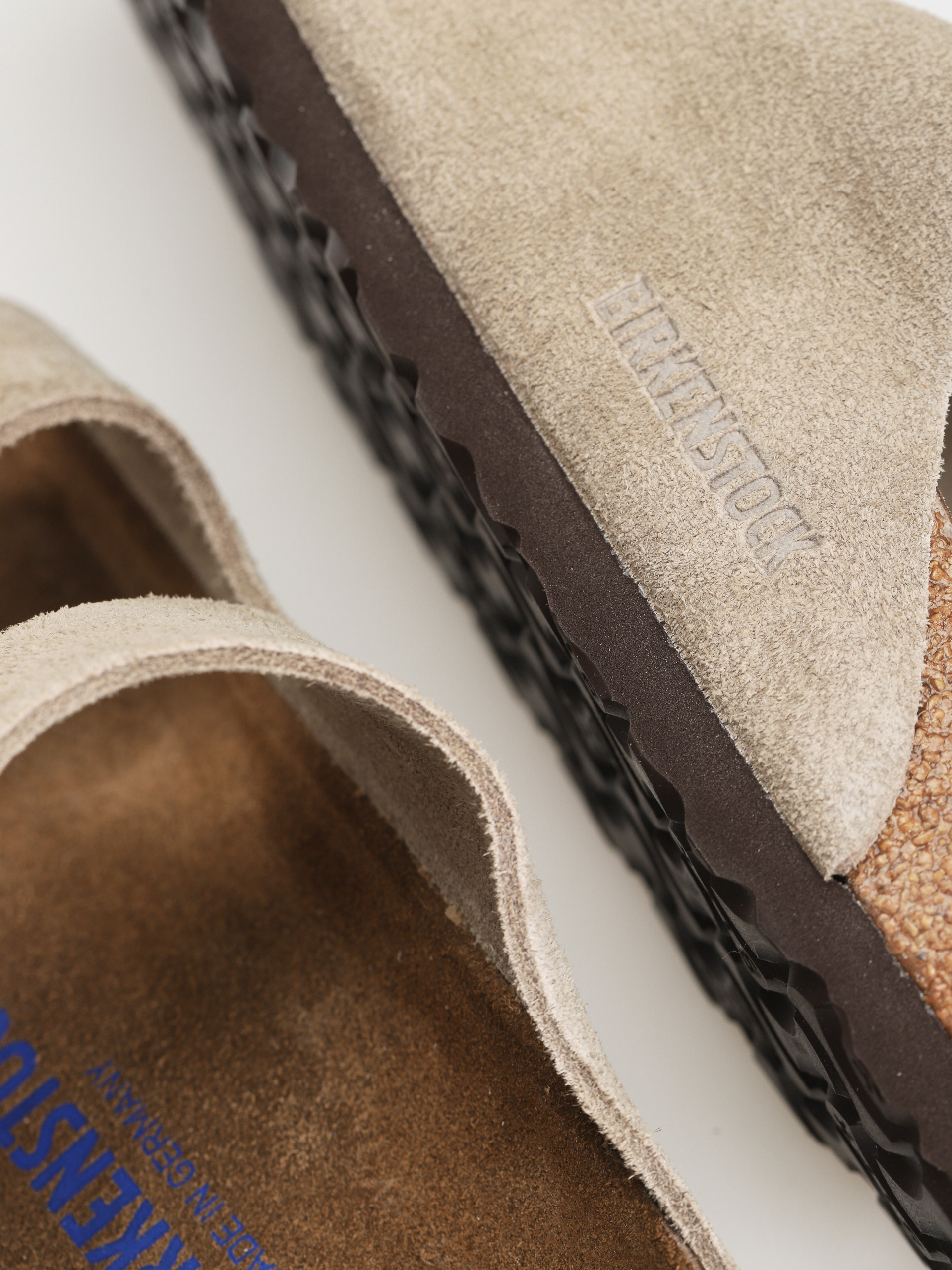 Șlapi Birkenstock Arizona Suede Regular (taupe)