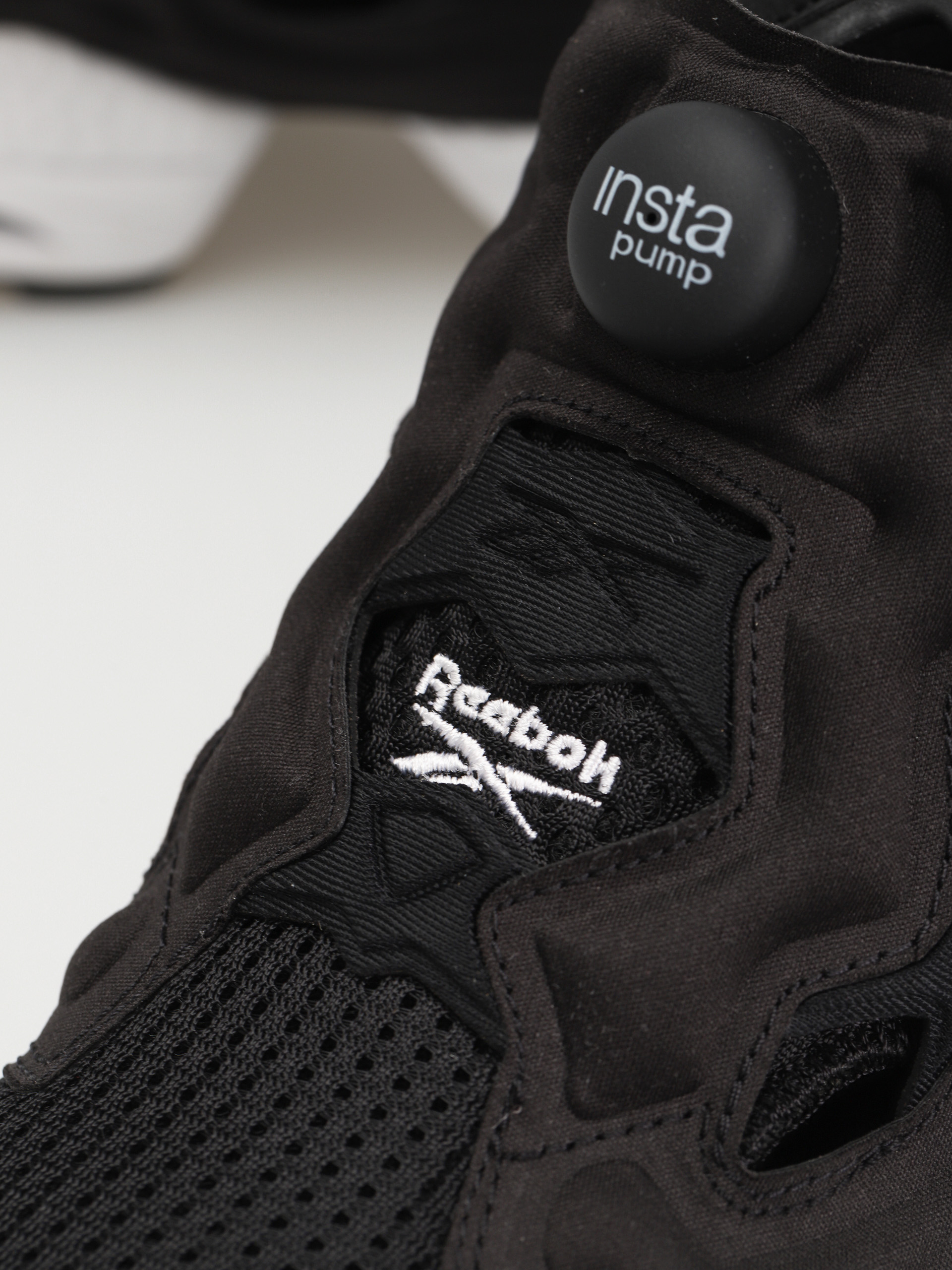 Pantofi Reebok Instapump Fury 95 (cblack/ftwwht/cblack)