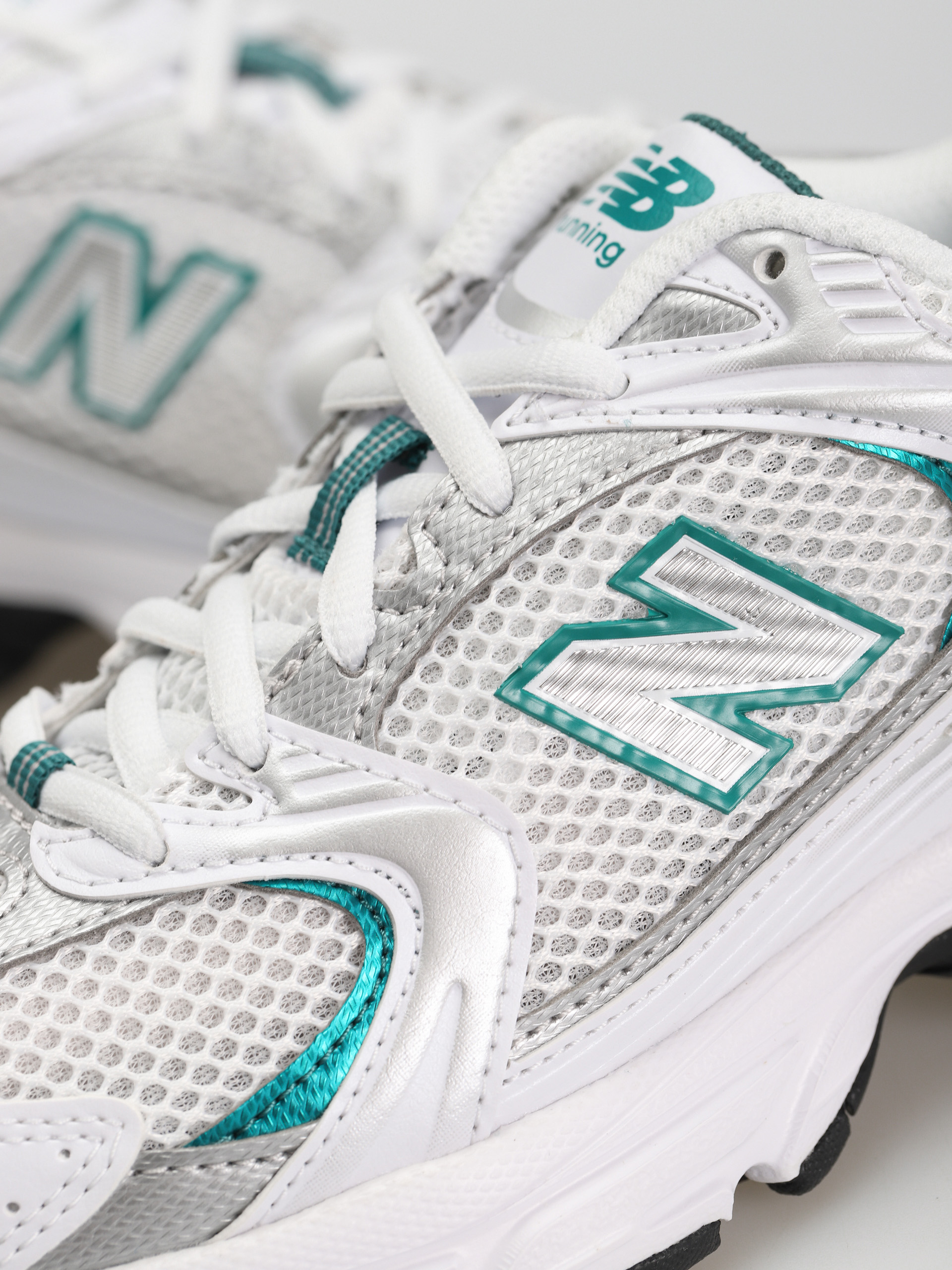 Pantofi New Balance 530 (white/silver metalic/turquoise)