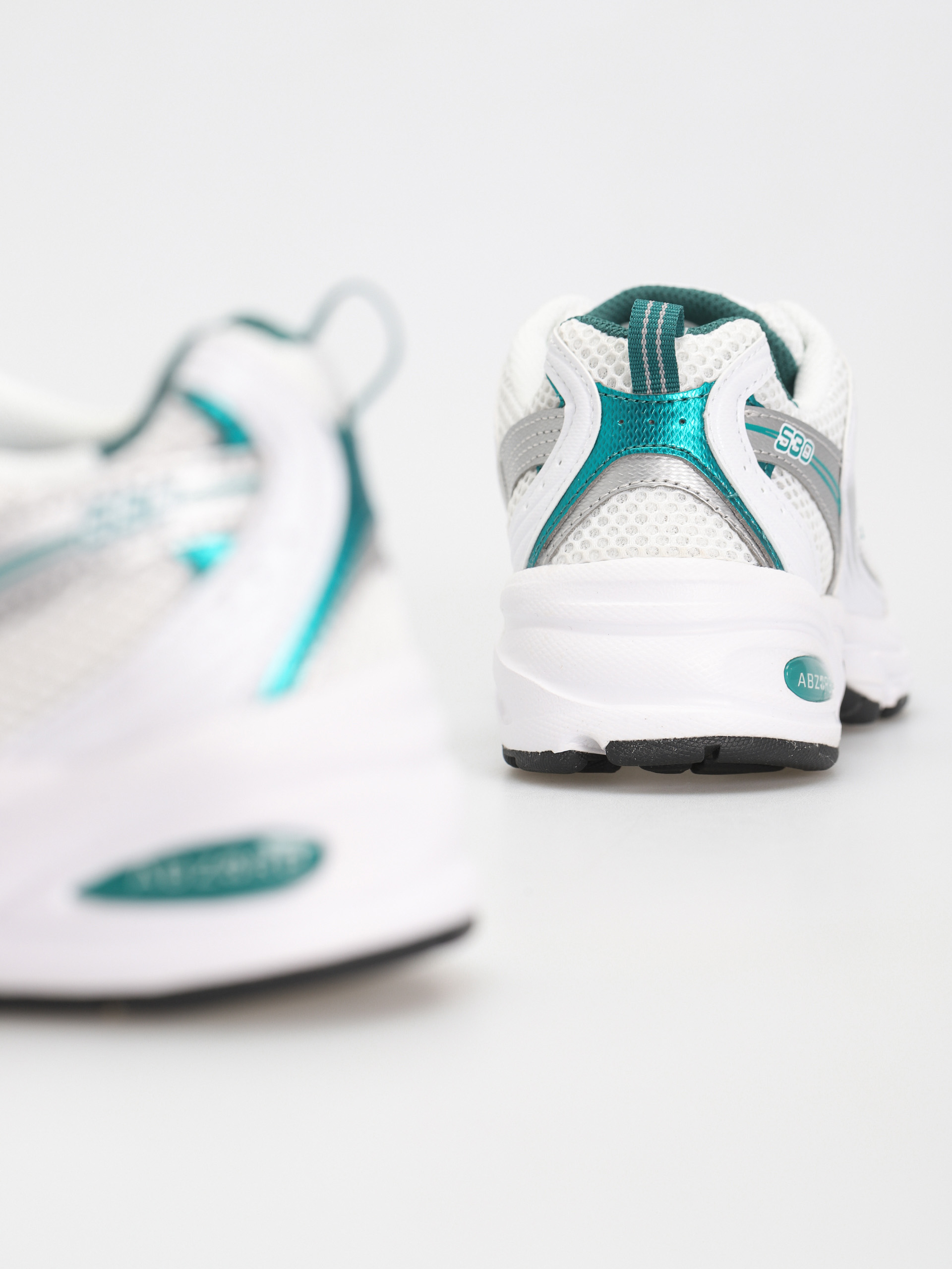 Pantofi New Balance 530 (white/silver metalic/turquoise)