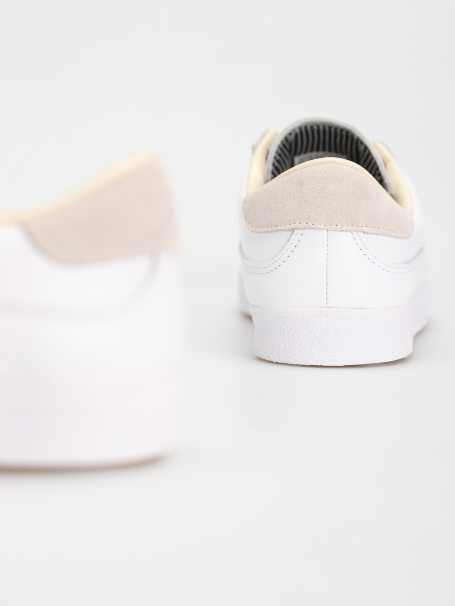 Pantofi adidas Puig Indoor (ftwwht/ftwwht/custom)