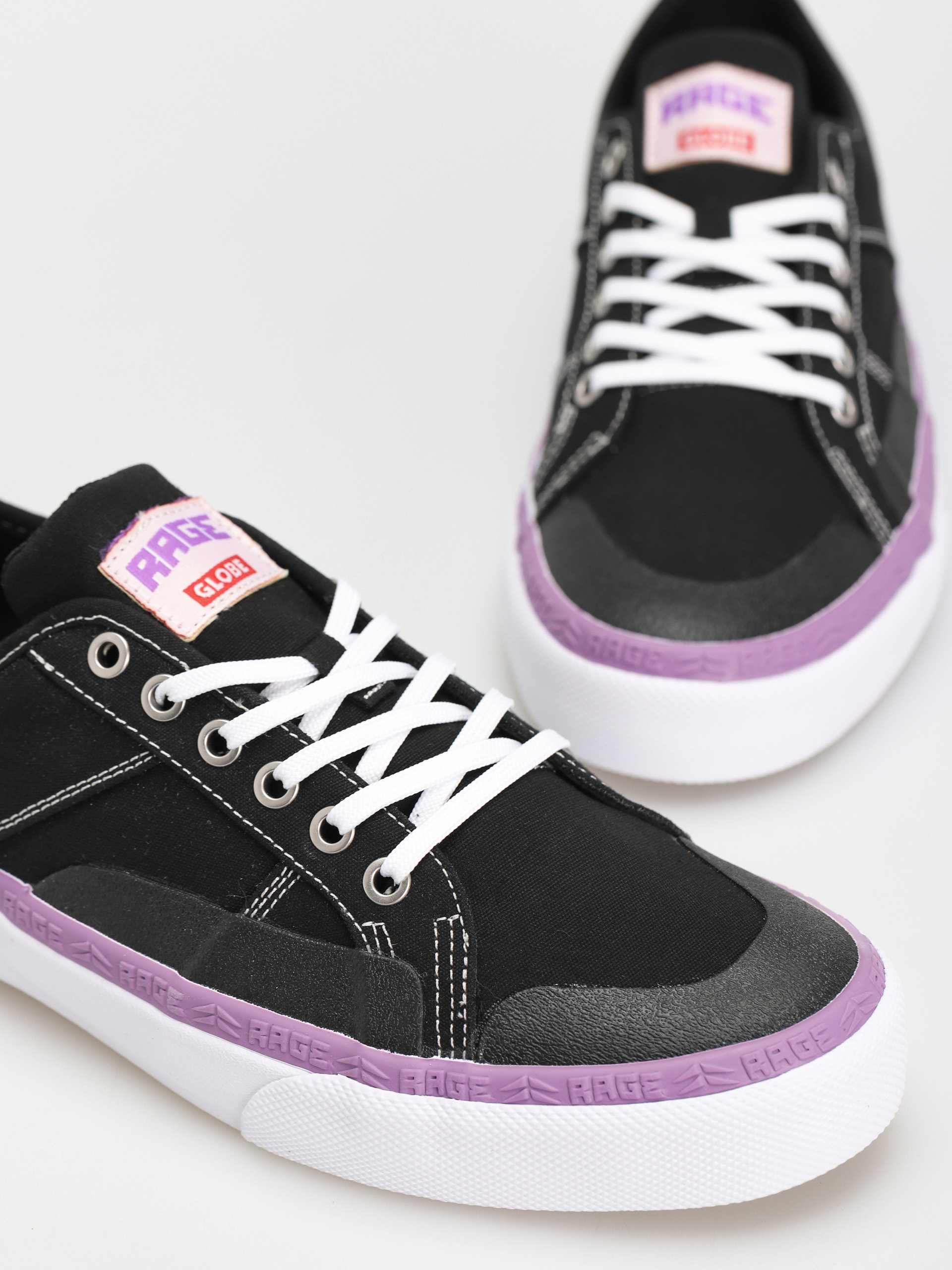 Pantofi Globe Surplus (black/white/rage)