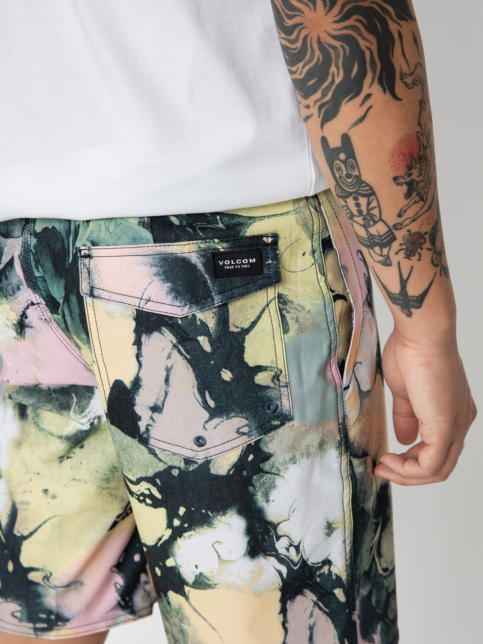 Șort pentru plajă Volcom Skulli Wash Stoney 19 (dawn yellow)
