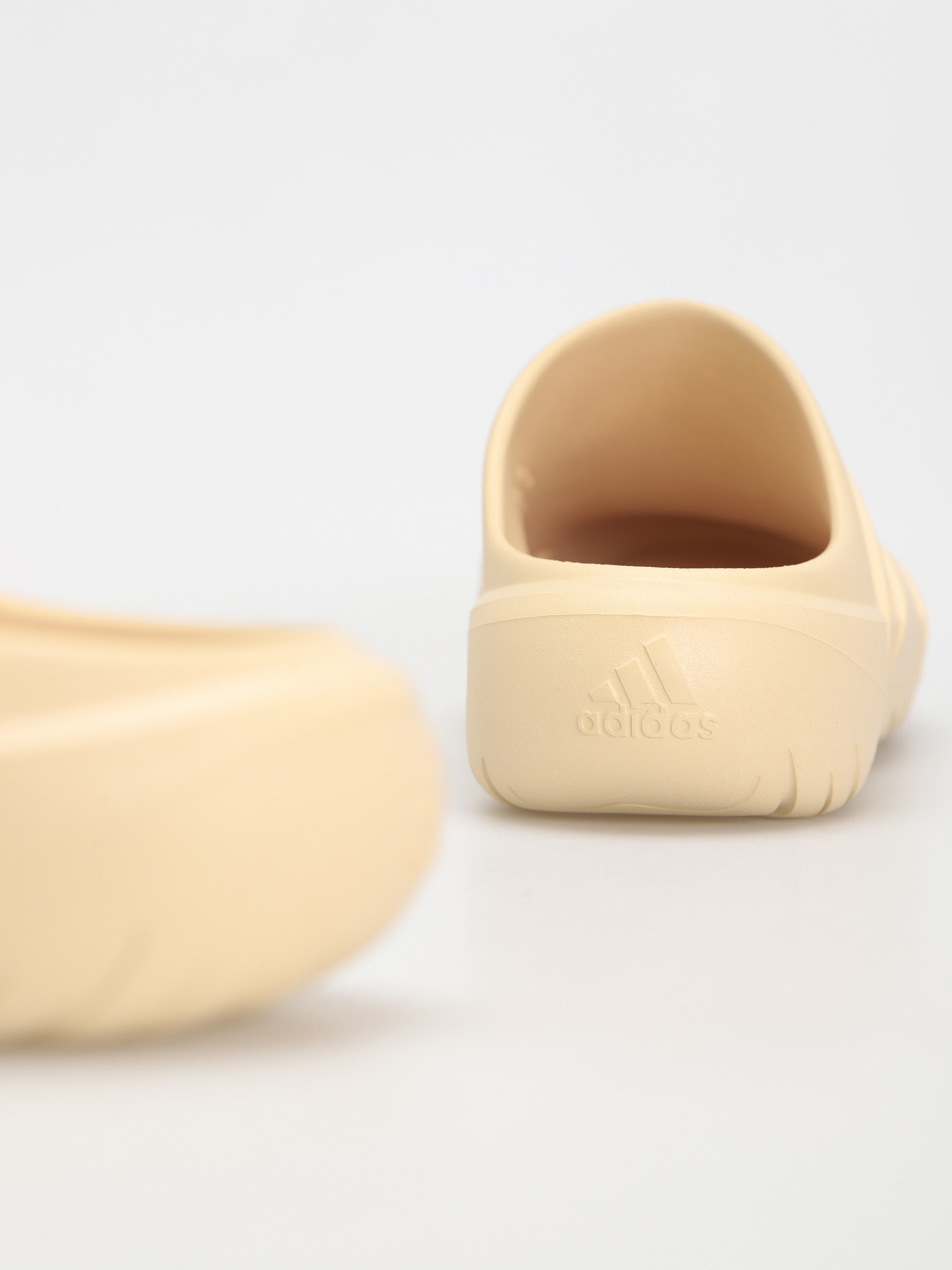 Șlapi adidas Adicane Clog (sanstr/sanstr/sanstr)