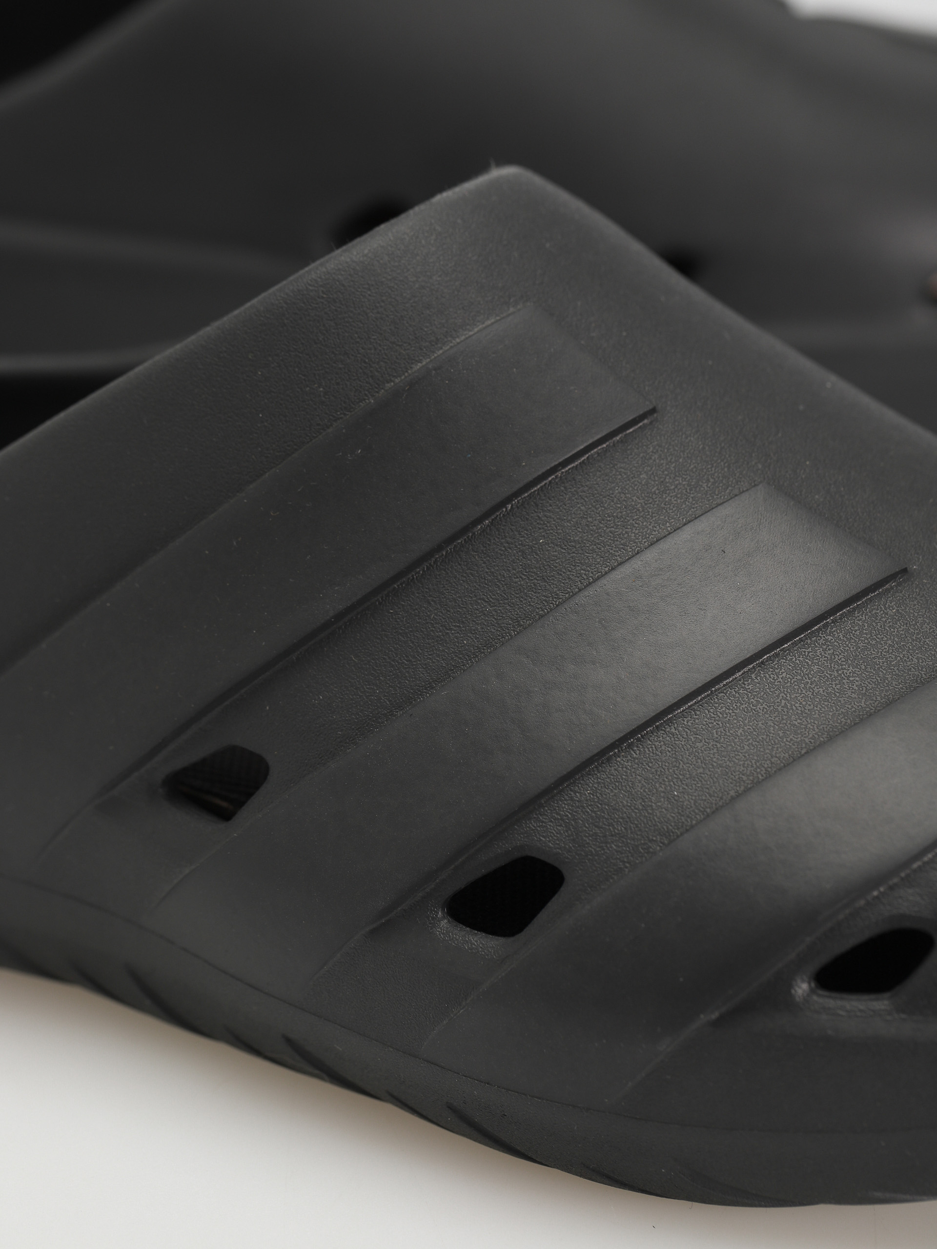 Șlapi adidas Adicane Clog (carbon/carbon/cblack)