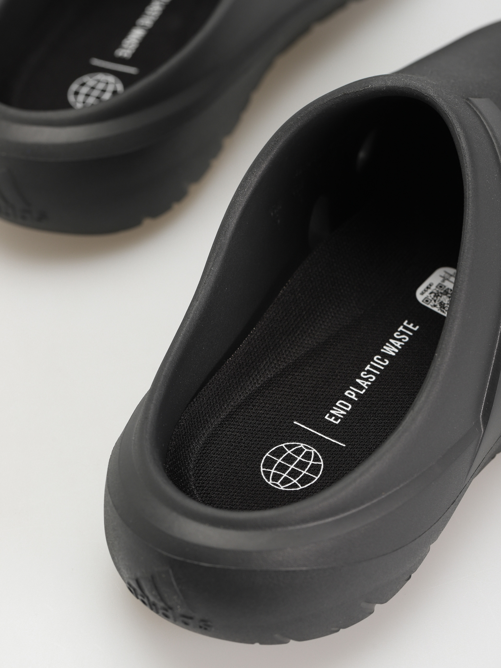 Șlapi adidas Adicane Clog (carbon/carbon/cblack)