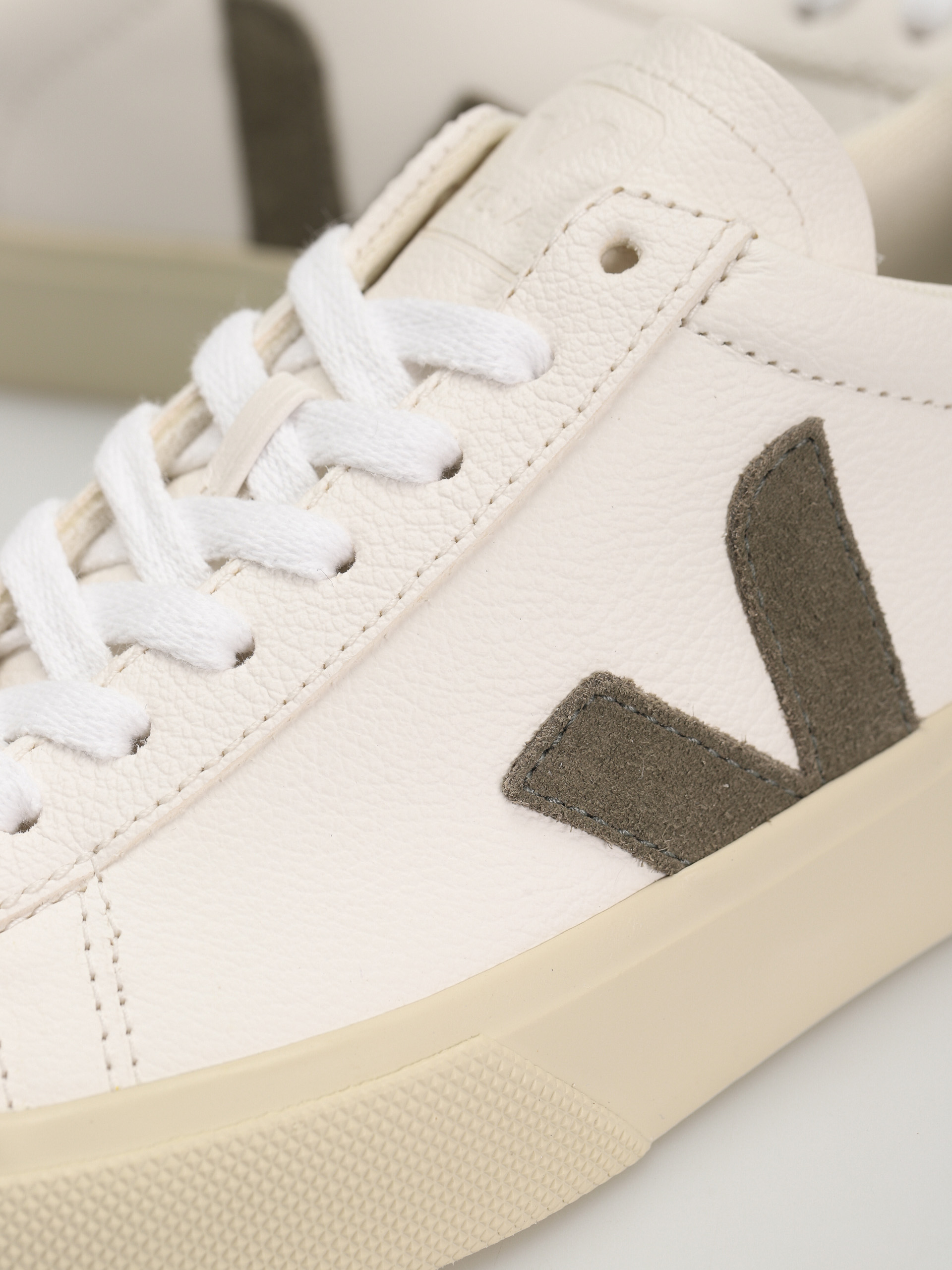 Pantofi Veja Campo Wmn (extra white khaki)