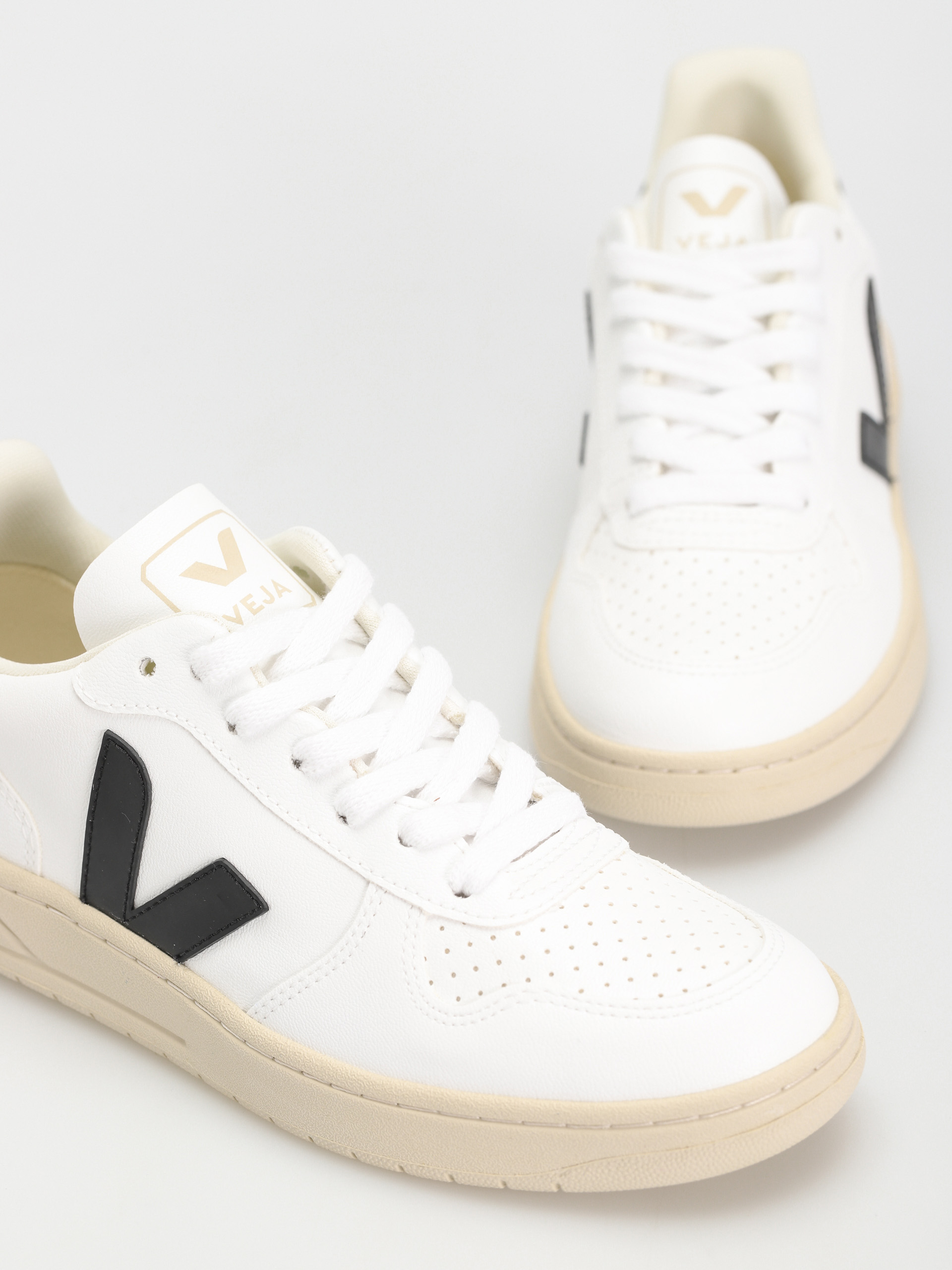 Pantofi Veja V-10 Wmn (white black)