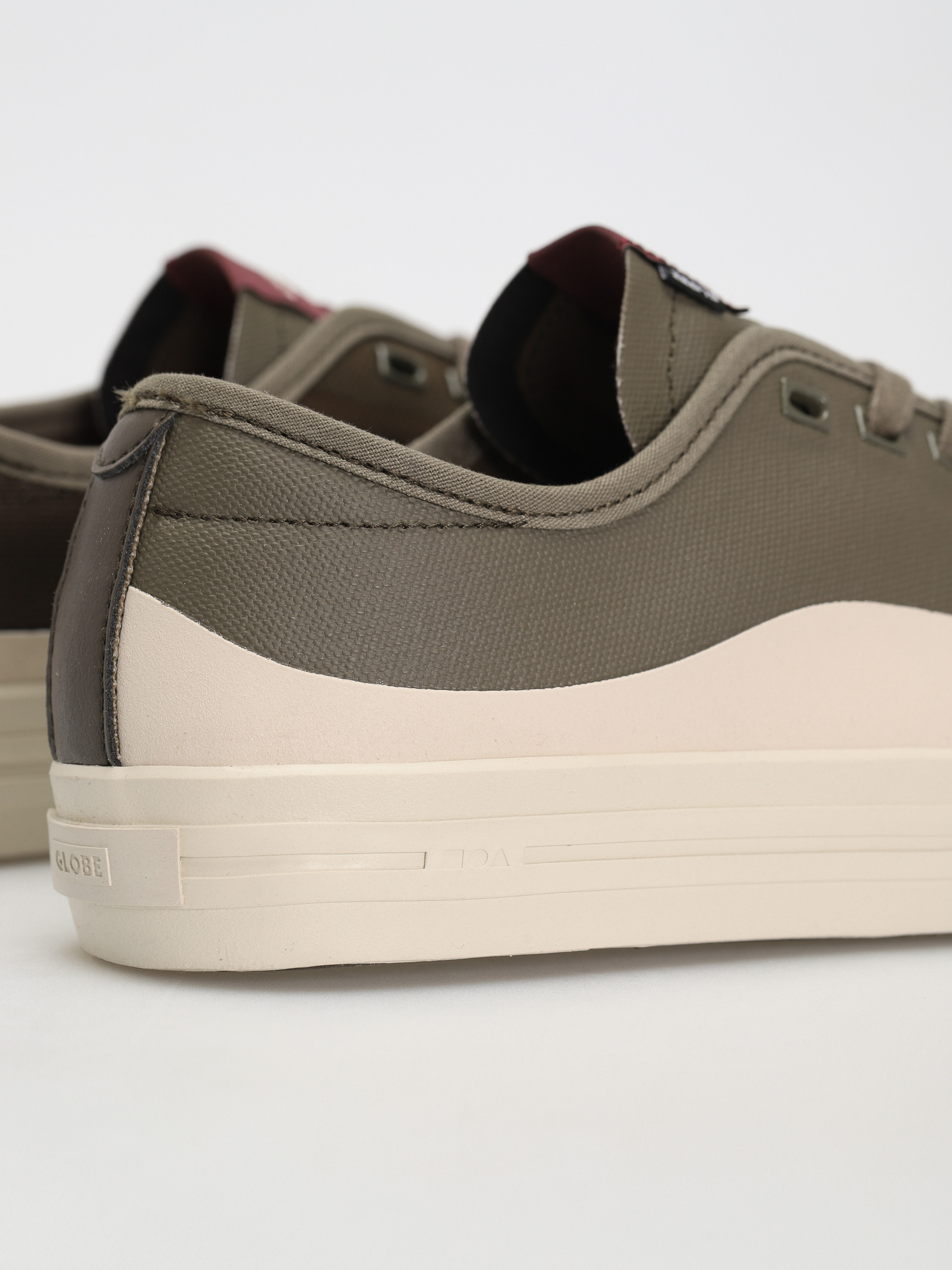 Pantofi Globe Gillette (olive cream)